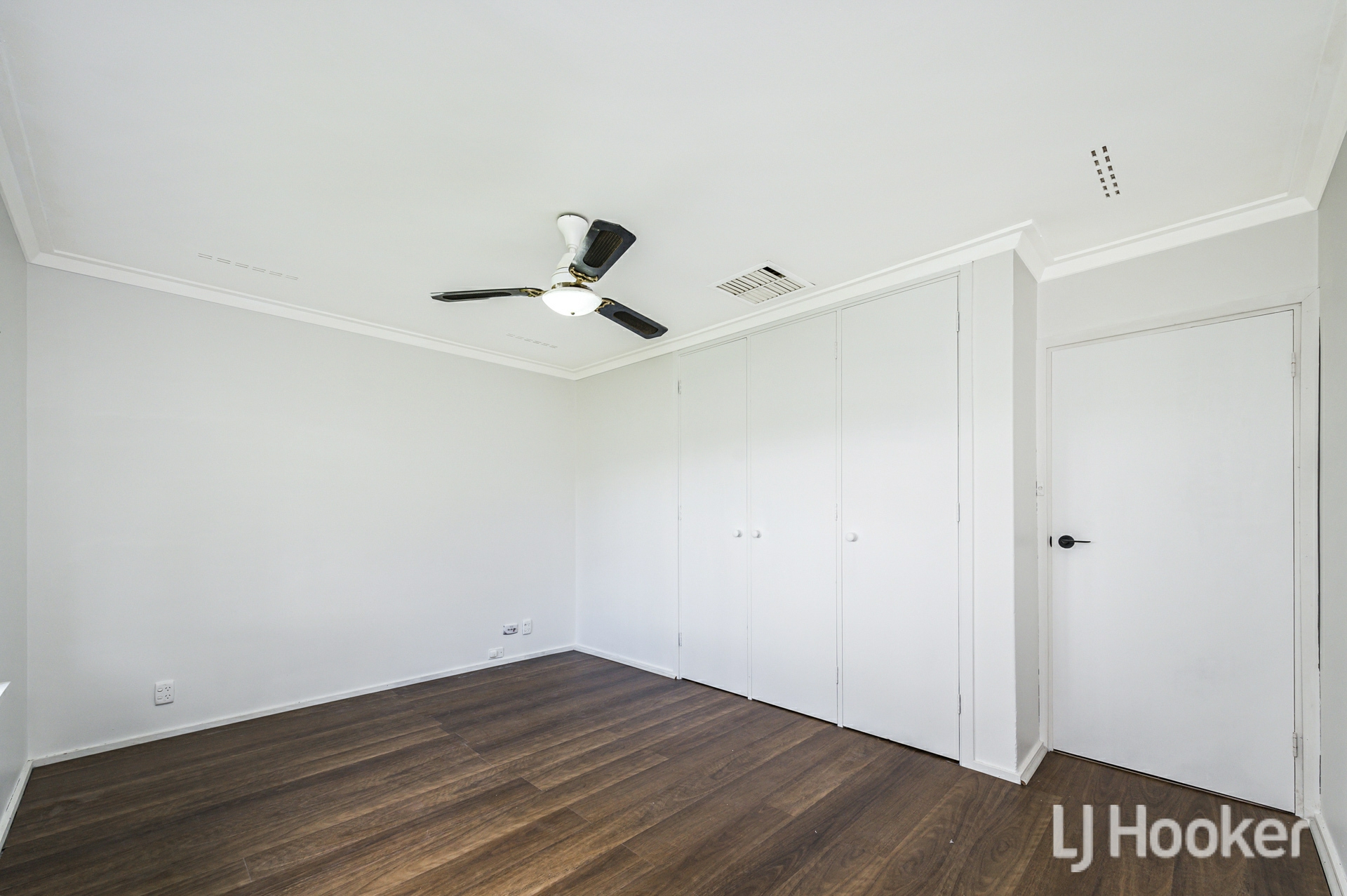 8 Cassidy Road, THORNLIE