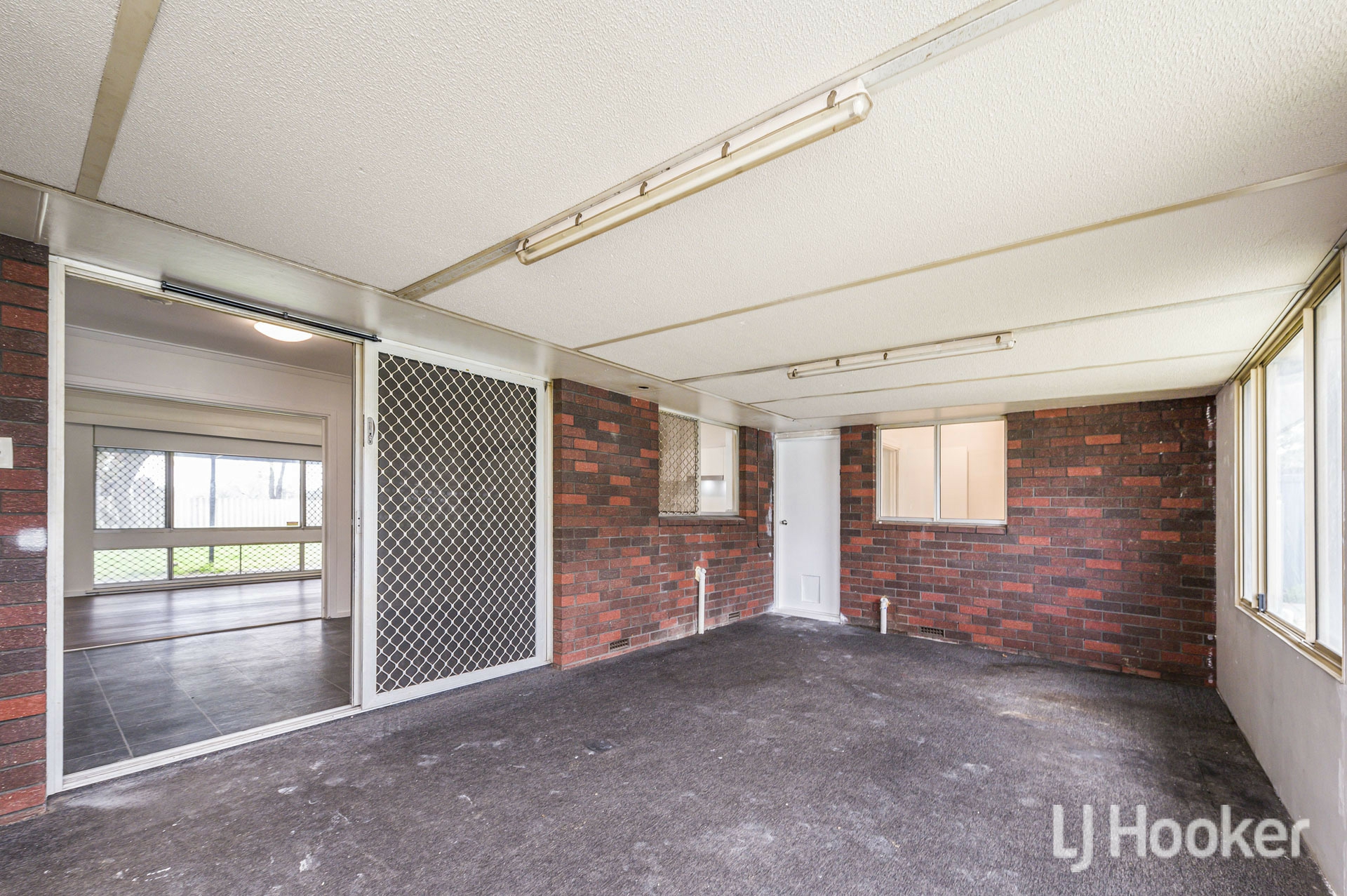 8 Cassidy Road, THORNLIE