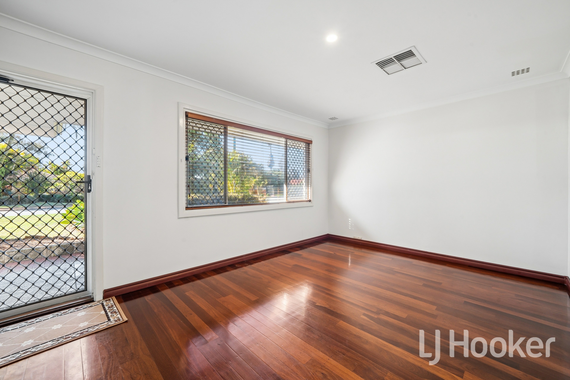 8 Norbury Way — photo 4 of 27