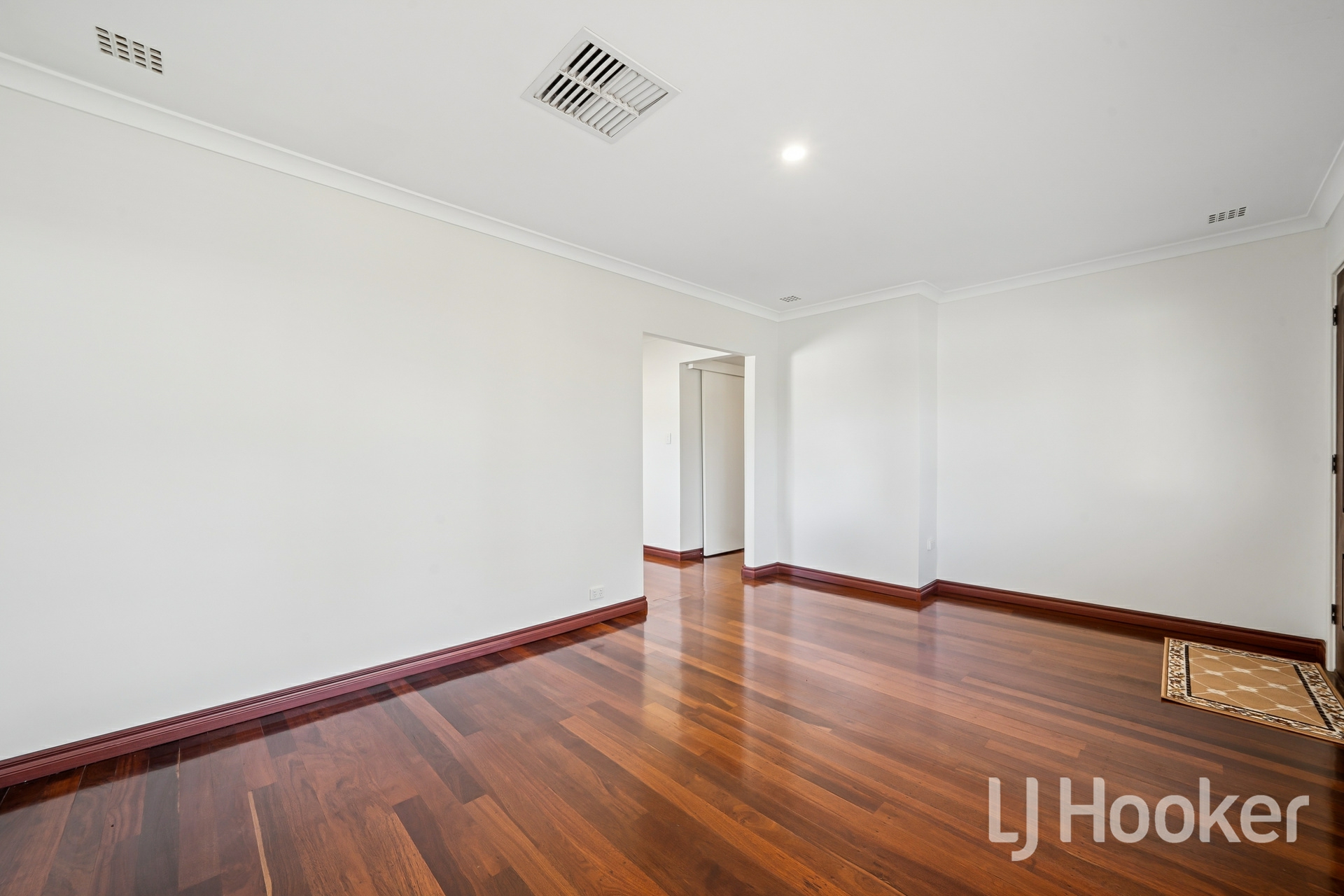 8 Norbury Way — photo 5 of 27