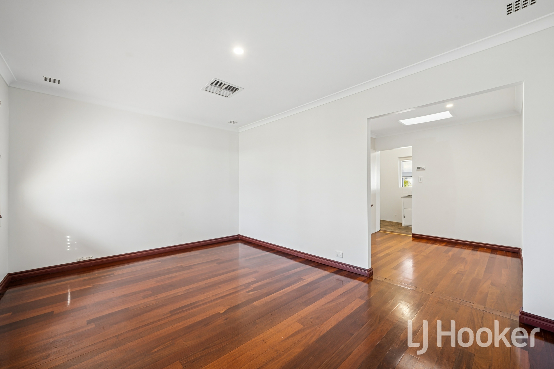 8 Norbury Way — photo 6 of 27