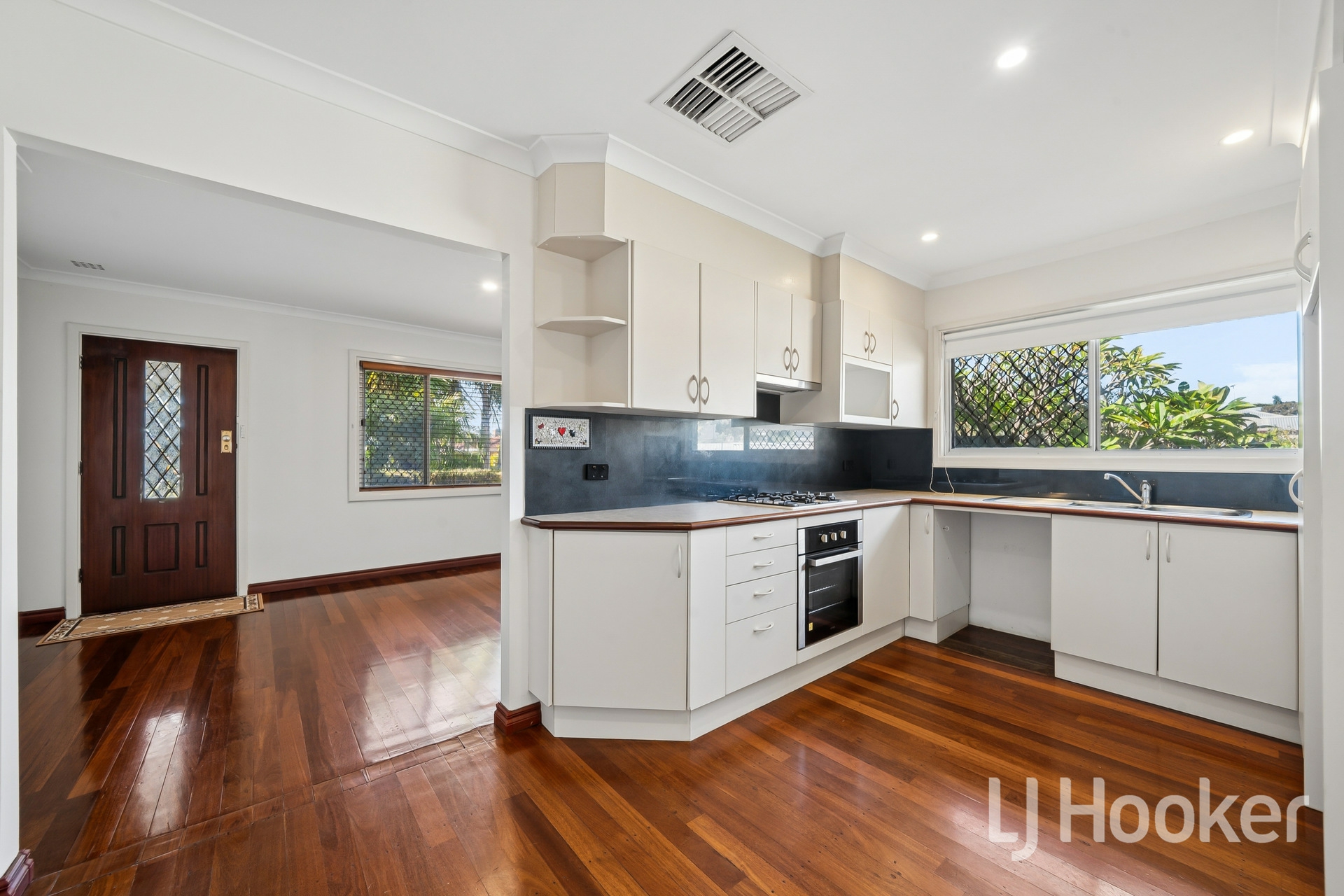 8 Norbury Way — photo 7 of 27