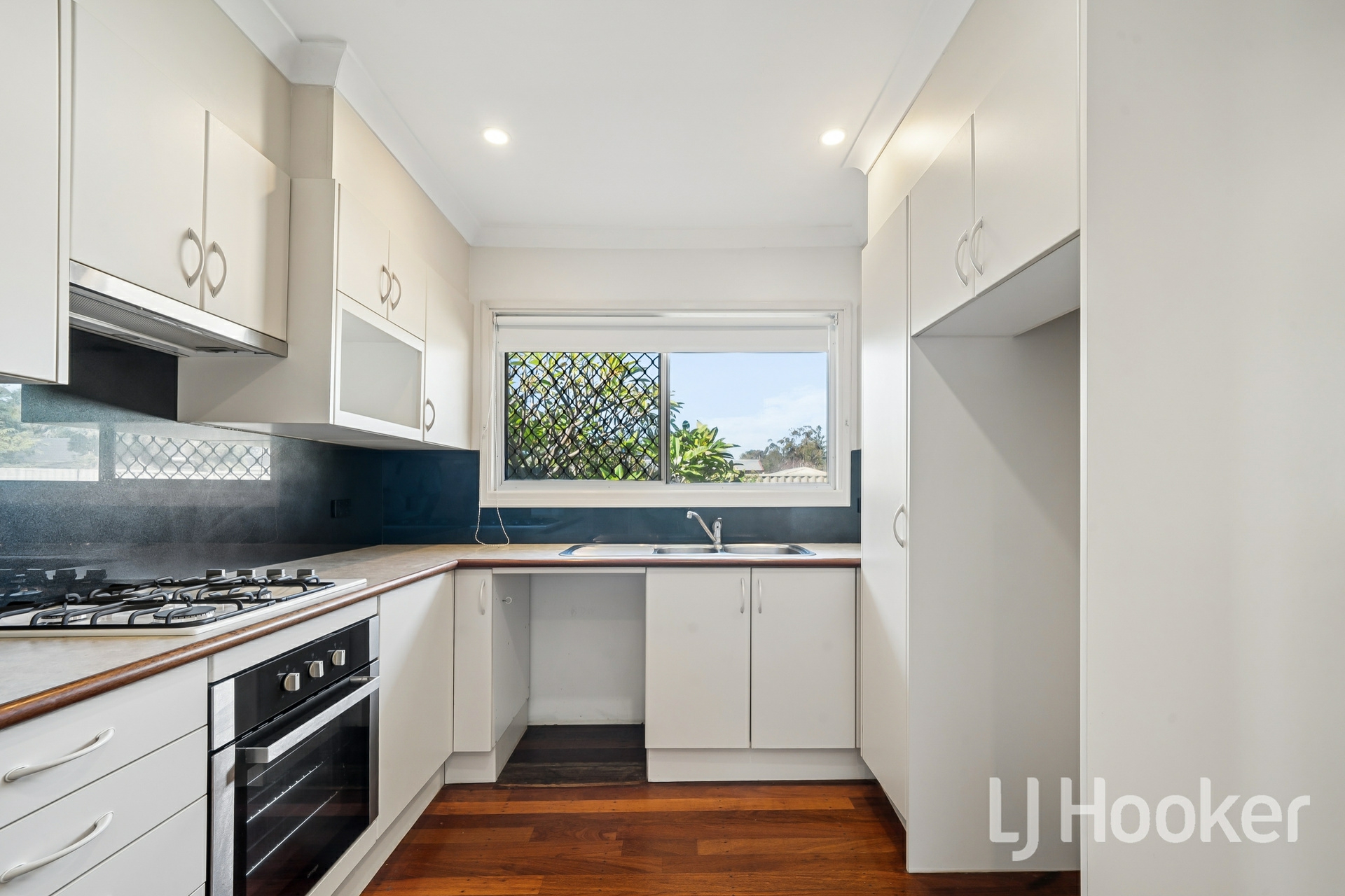 8 Norbury Way — photo 8 of 27
