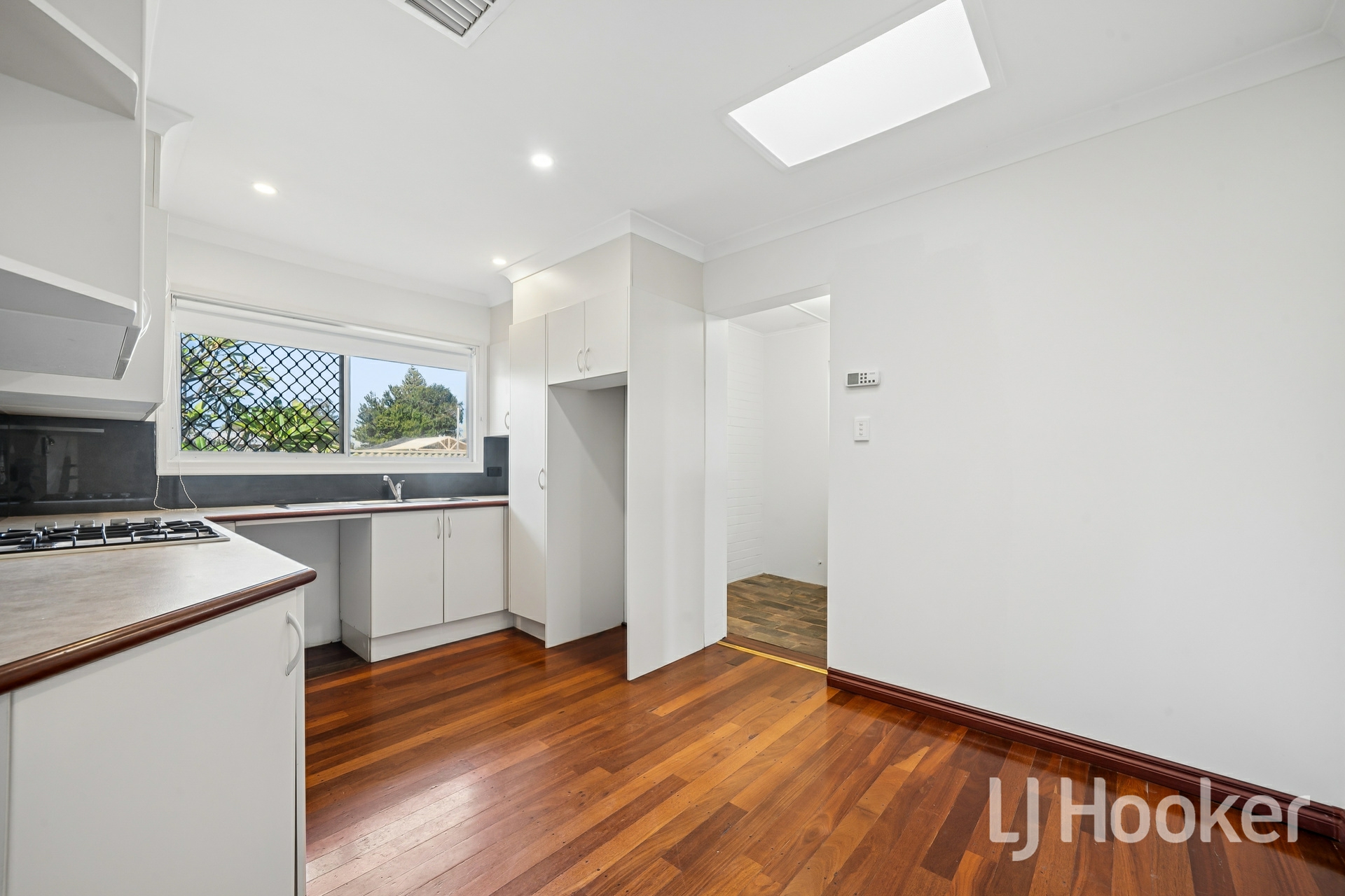 8 Norbury Way — photo 9 of 27