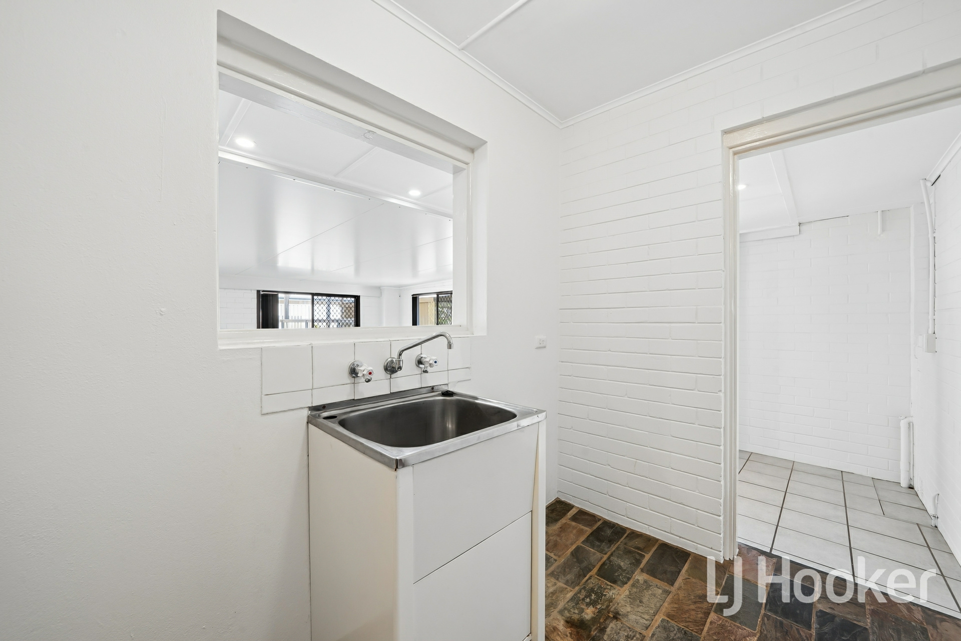 8 Norbury Way — photo 10 of 27