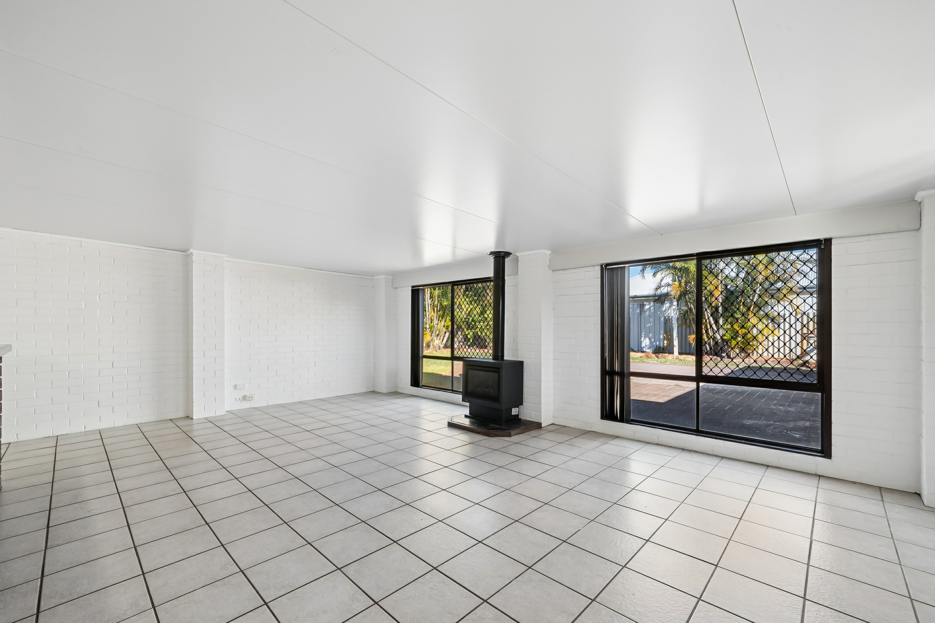 8 Norbury Way — photo 11 of 27