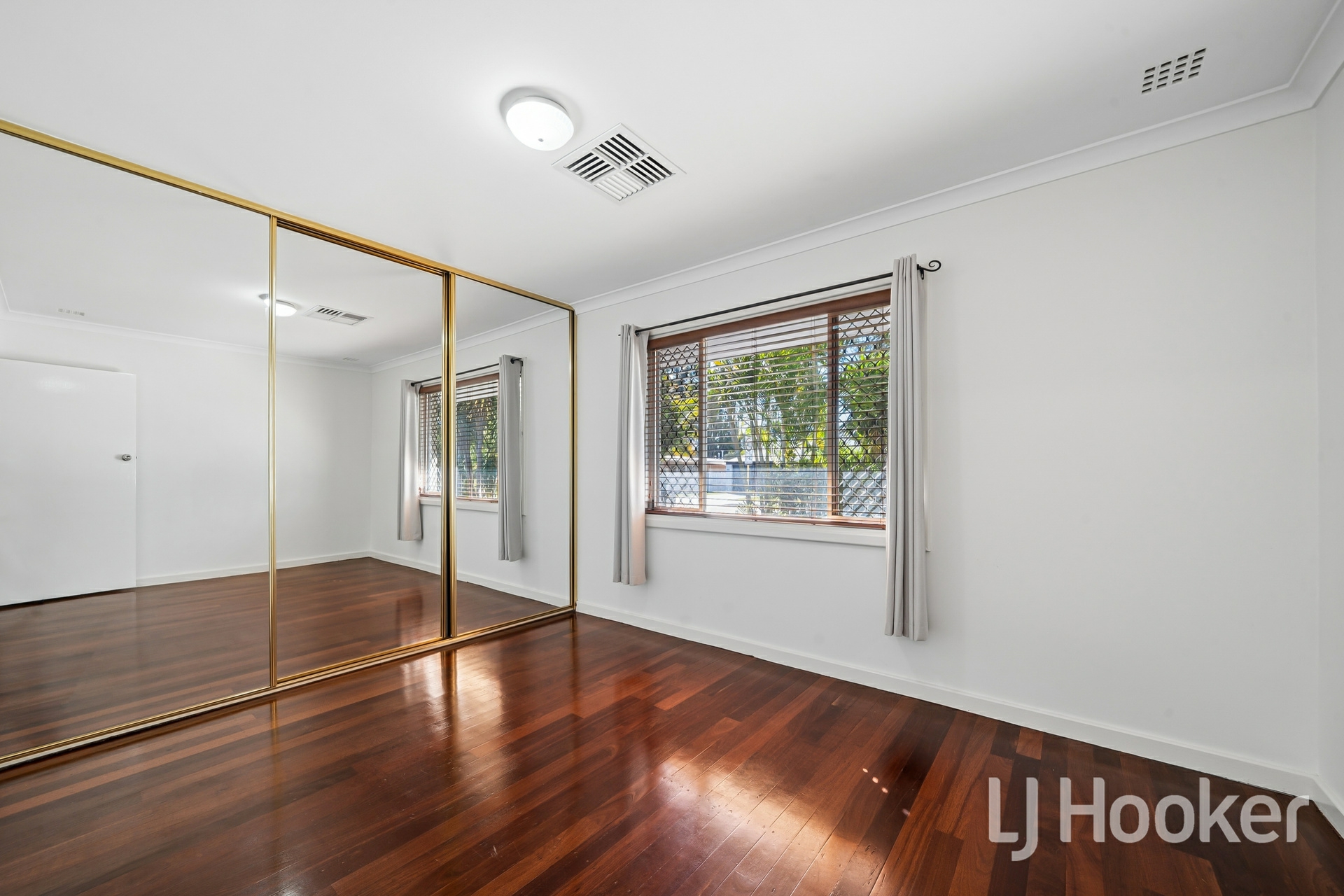 8 Norbury Way — photo 14 of 27