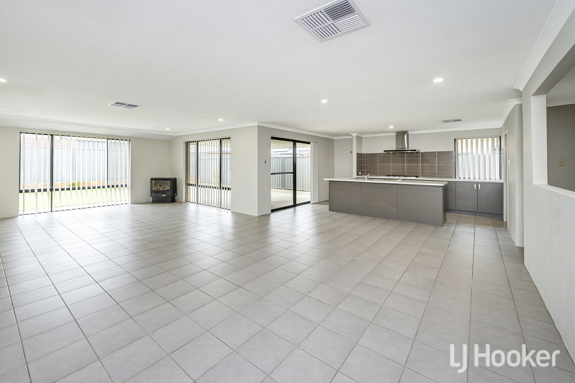 11 Tourmaline Boulevard — photo 9 of 30