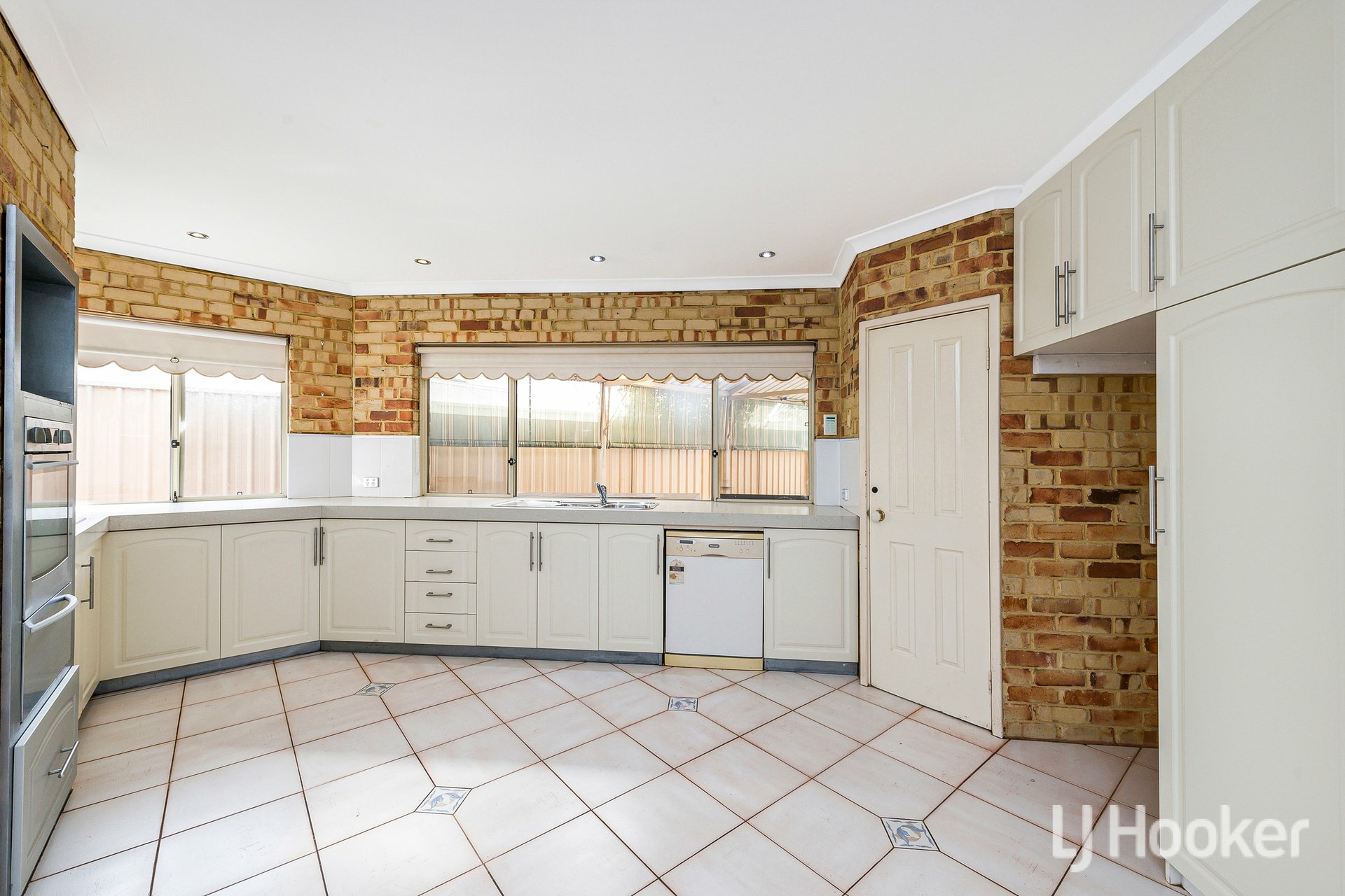 9 Bluegum Road — photo 8 of 29