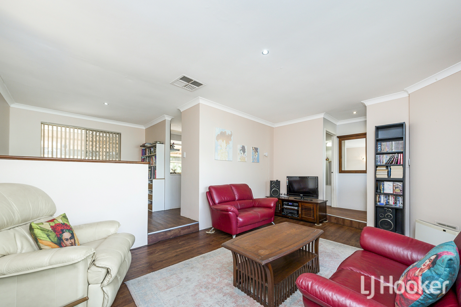 8B Vine Court — photo 5 of 26