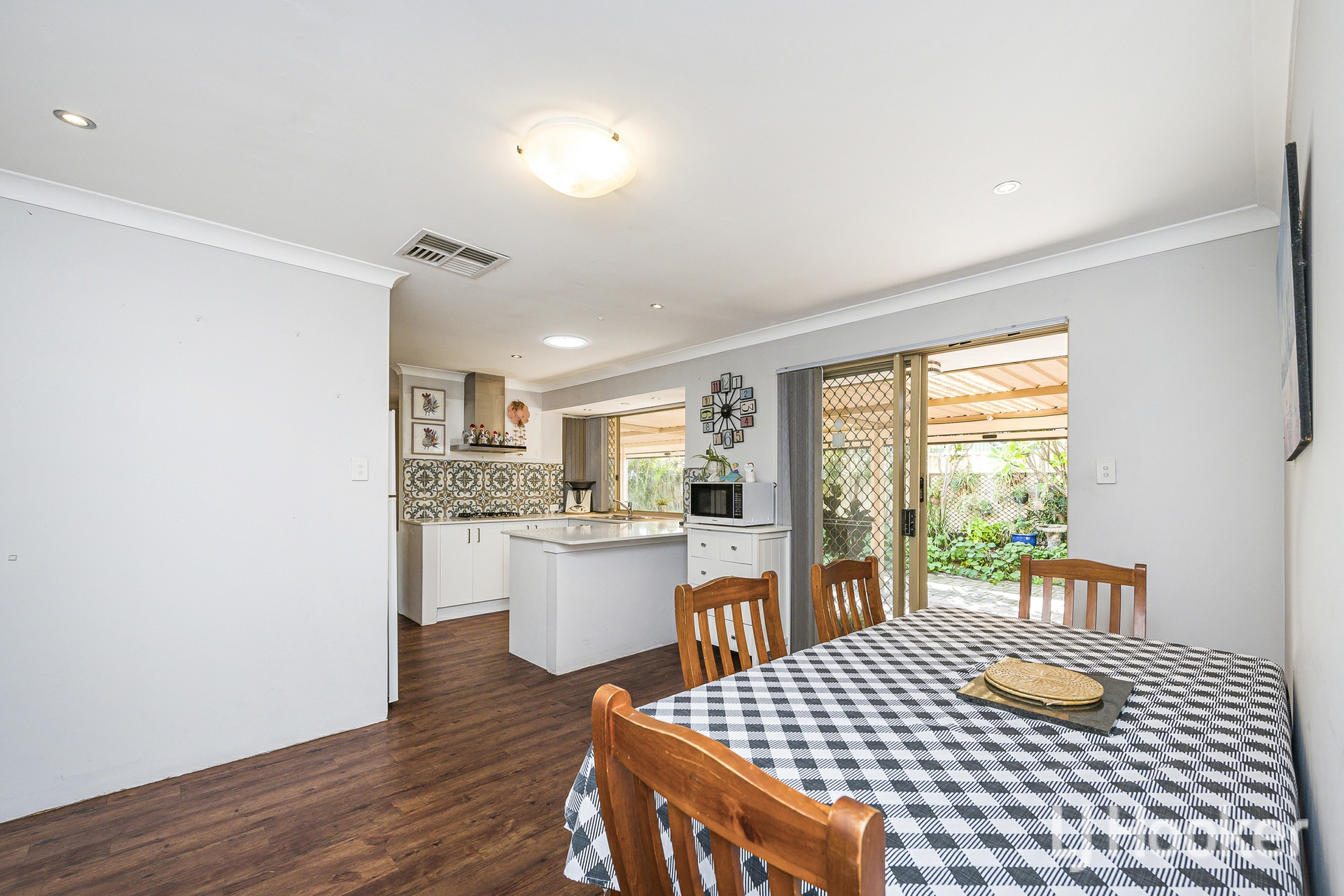 8B Vine Court — photo 8 of 26