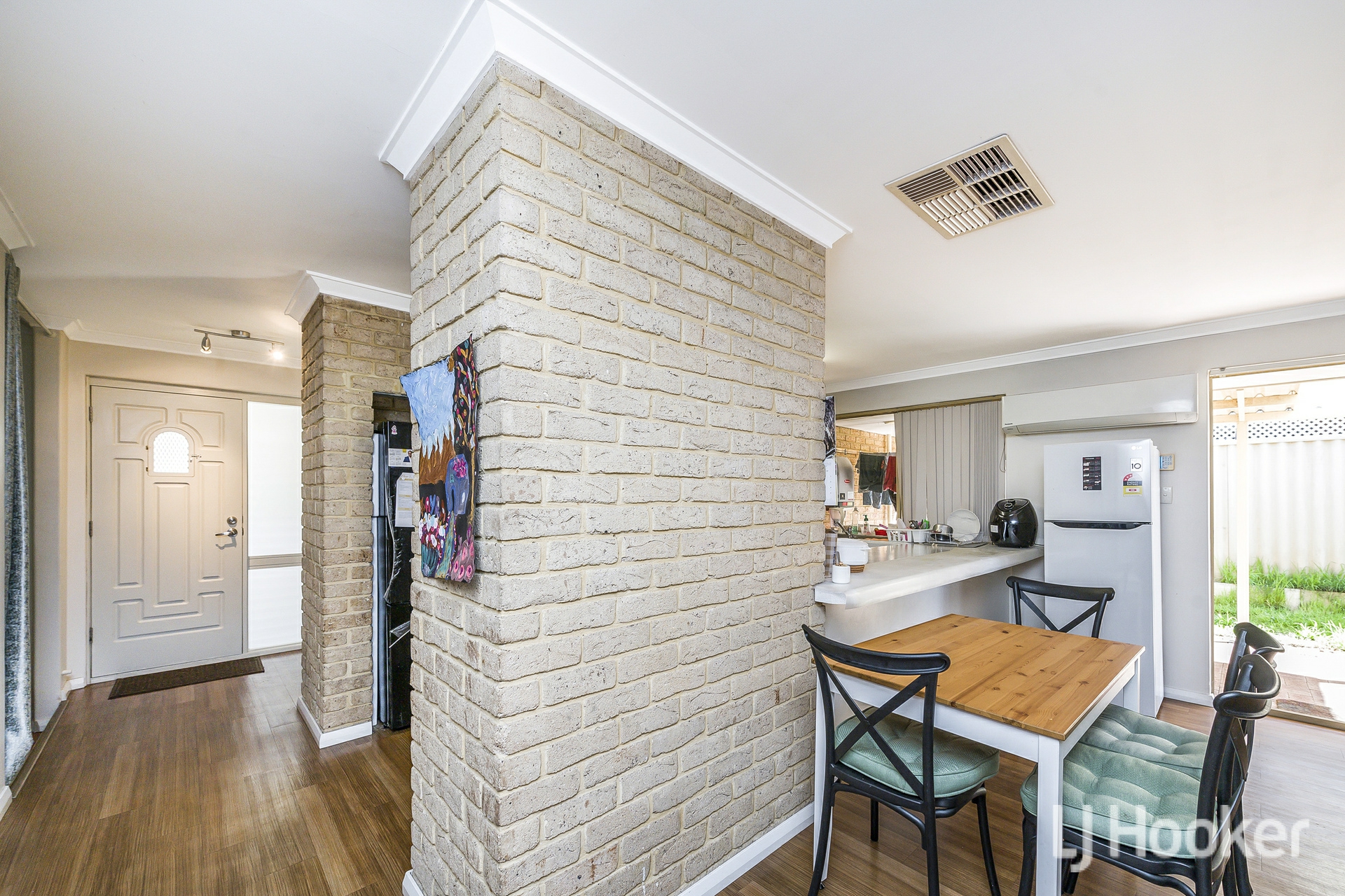 16 Empire Way — photo 3 of 25
