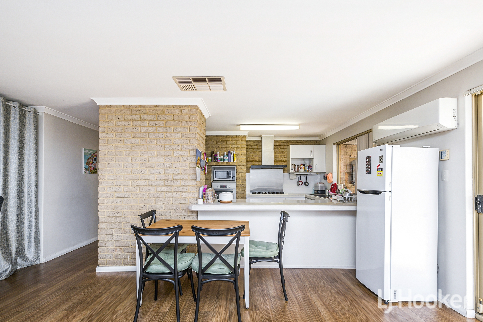 16 Empire Way — photo 4 of 25