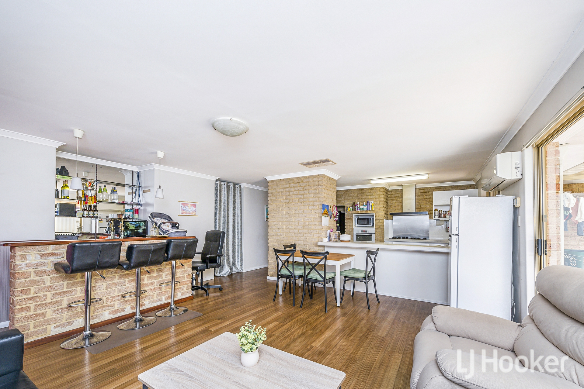 16 Empire Way — photo 6 of 25