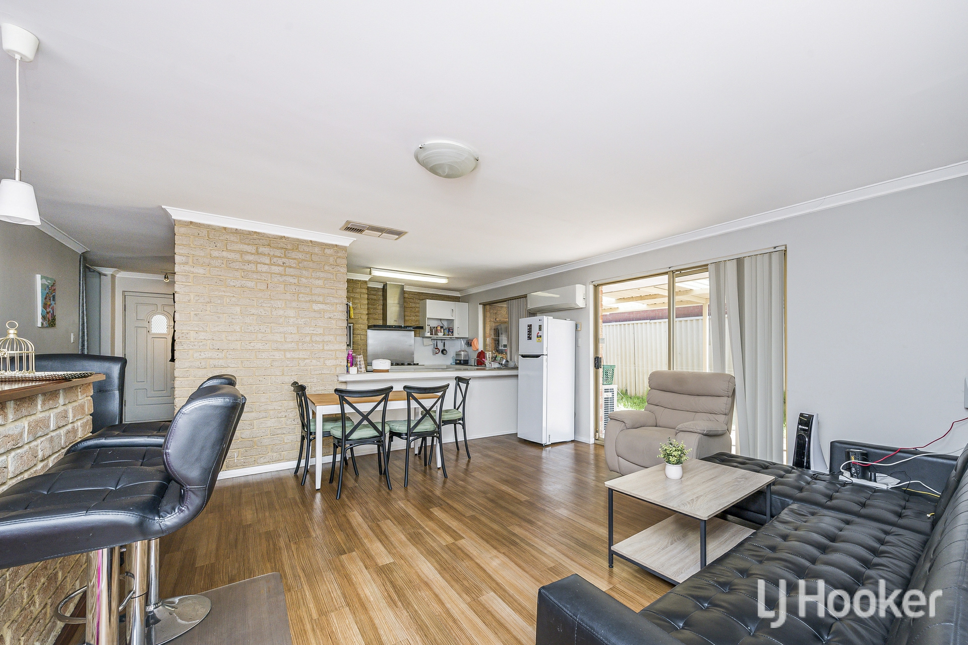 16 Empire Way — photo 7 of 25