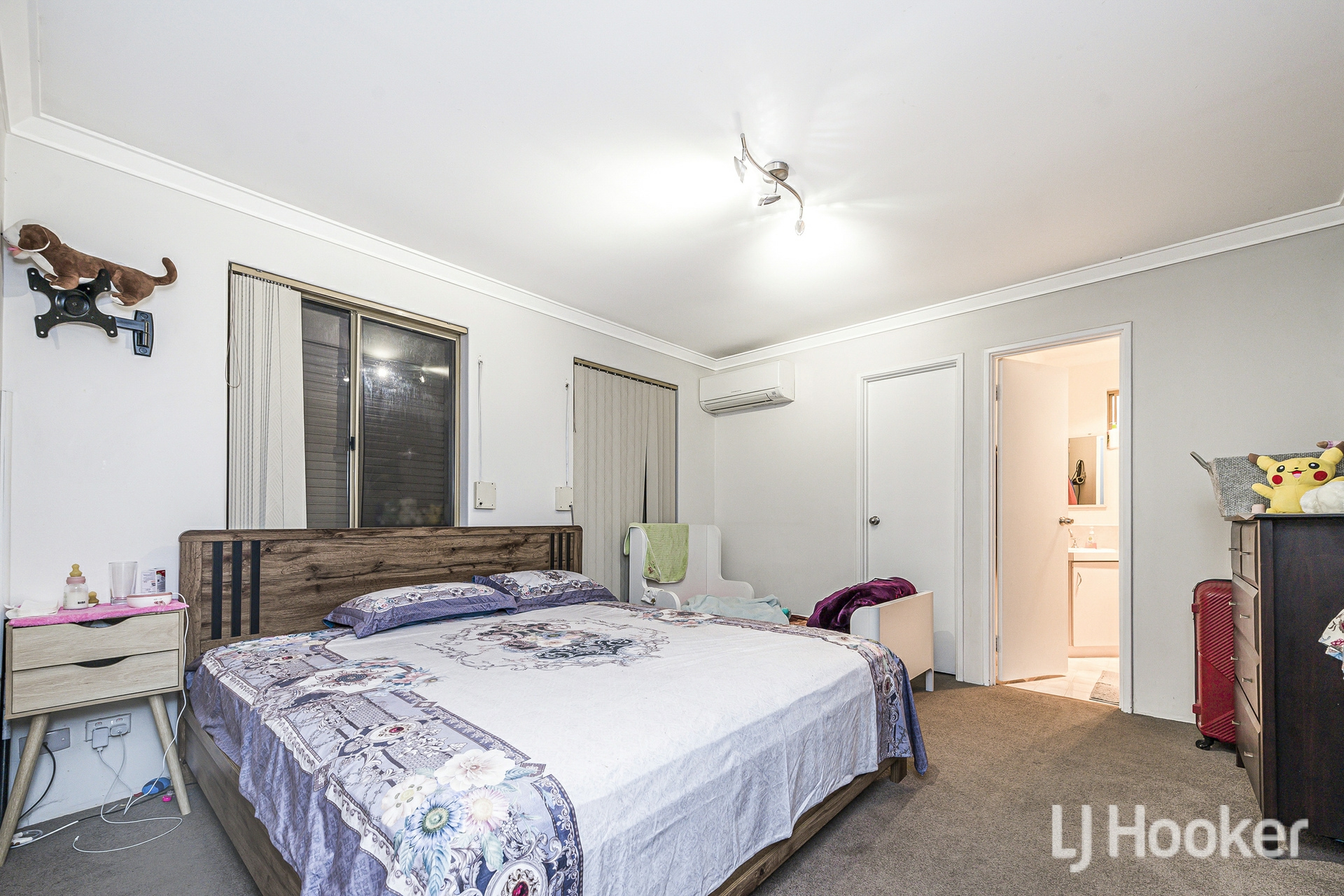 16 Empire Way — photo 11 of 25
