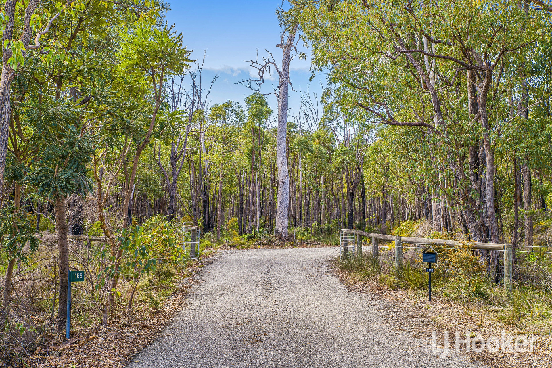 169 Versteeg Grove — photo from LJ Hooker Thornlie | Canning Vale