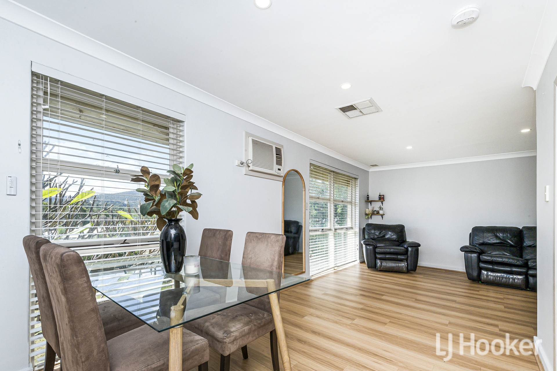 17 Bamlett Street — photo 2 of 28