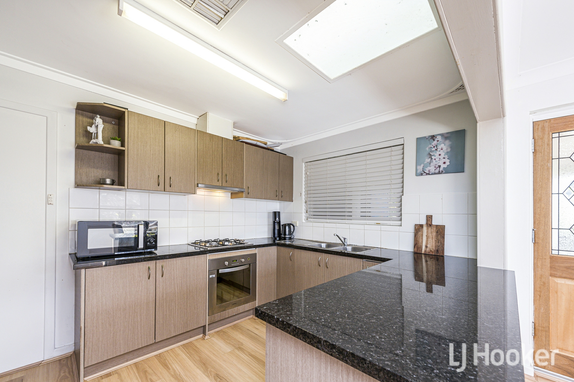 17 Bamlett Street — photo 7 of 28