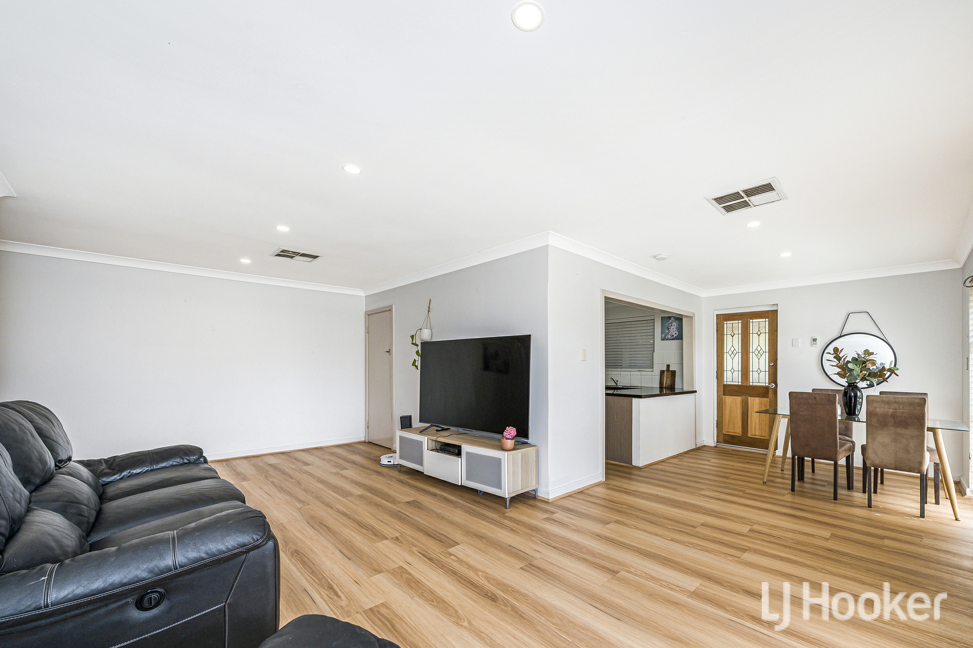 17 Bamlett Street — photo 10 of 28