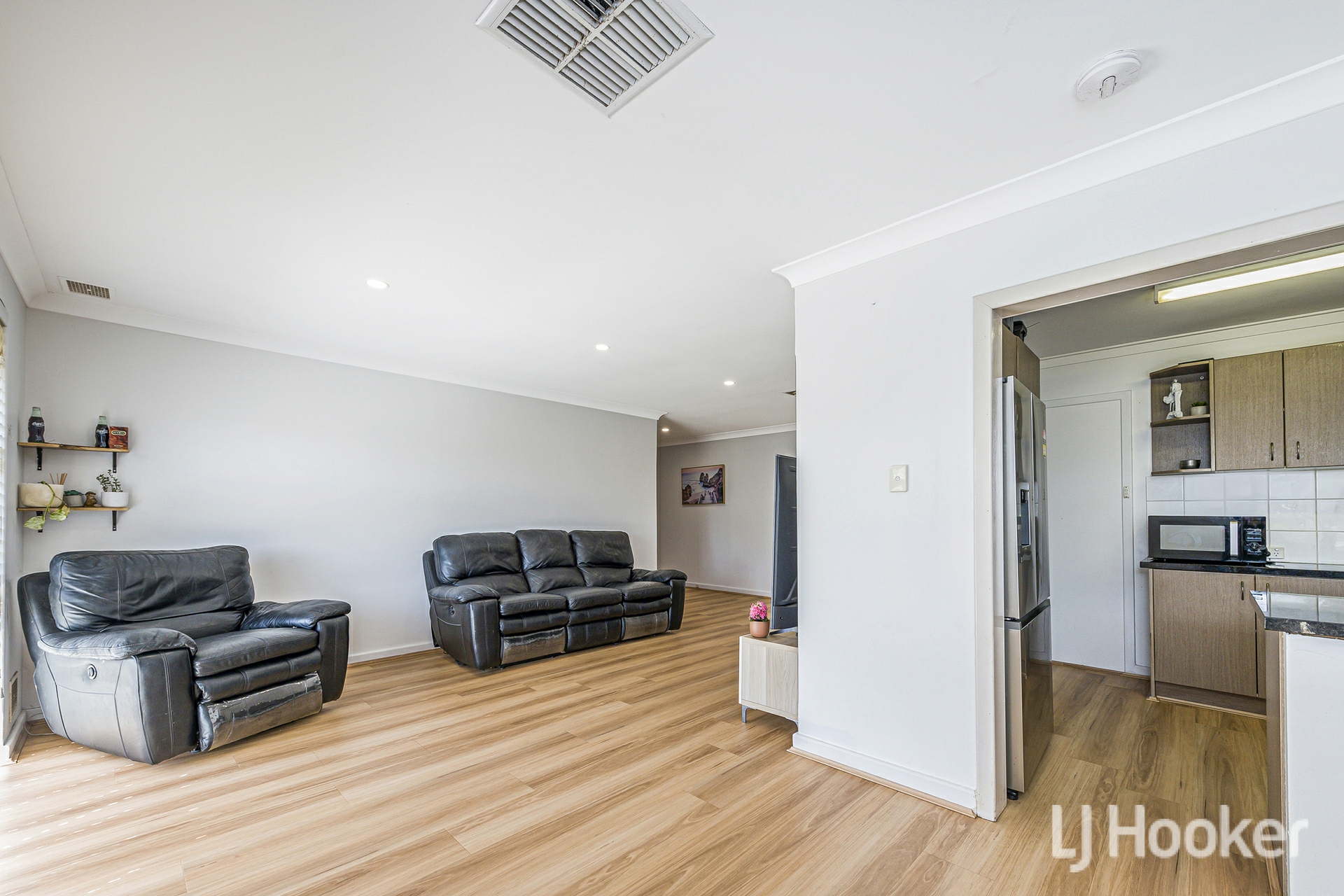 17 Bamlett Street — photo 12 of 28