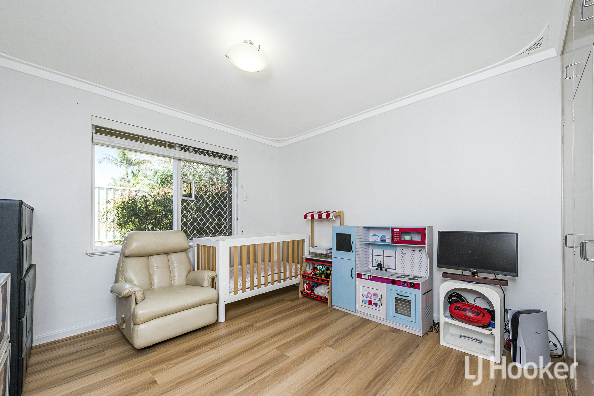17 Bamlett Street — photo 15 of 28