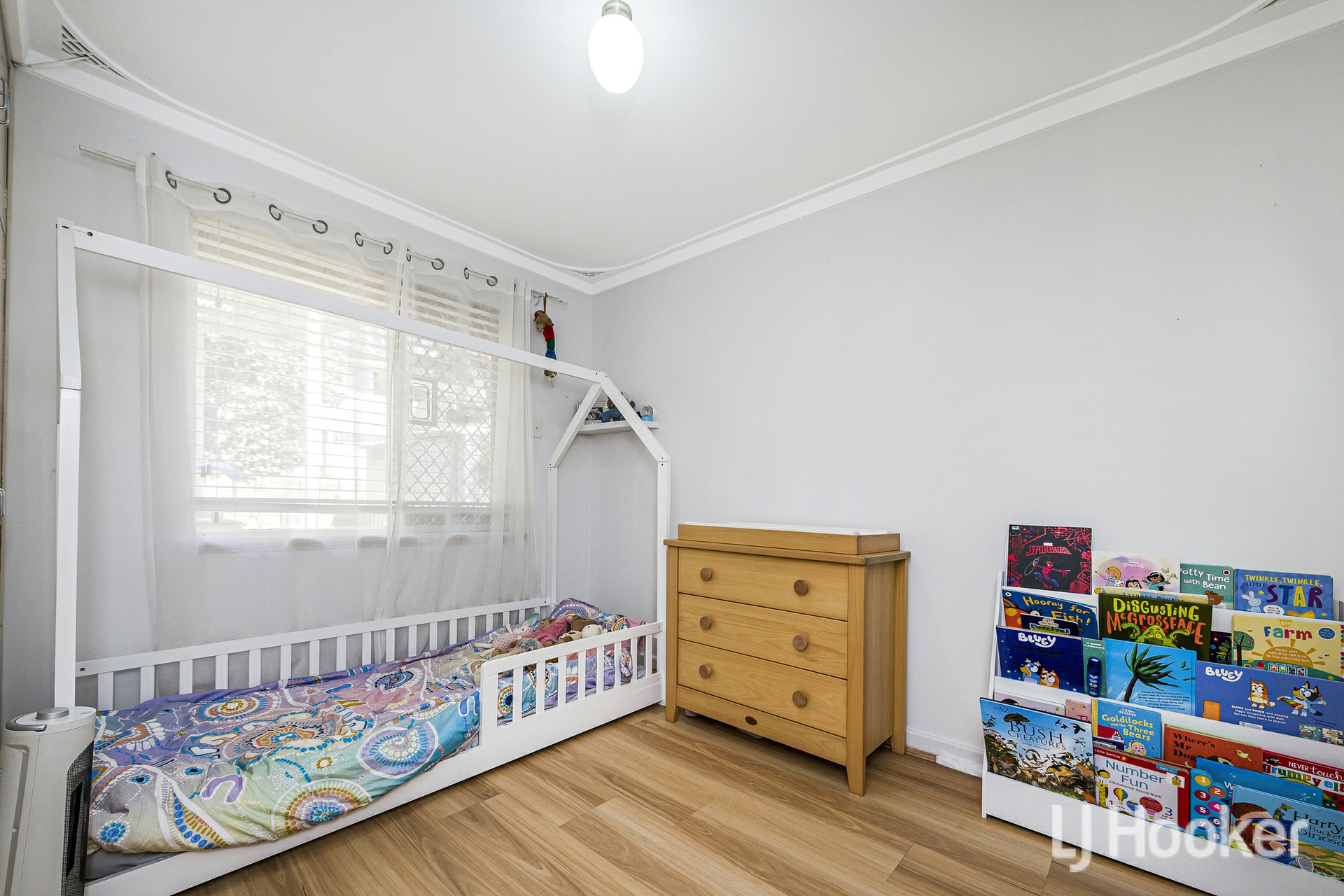 17 Bamlett Street — photo 16 of 28