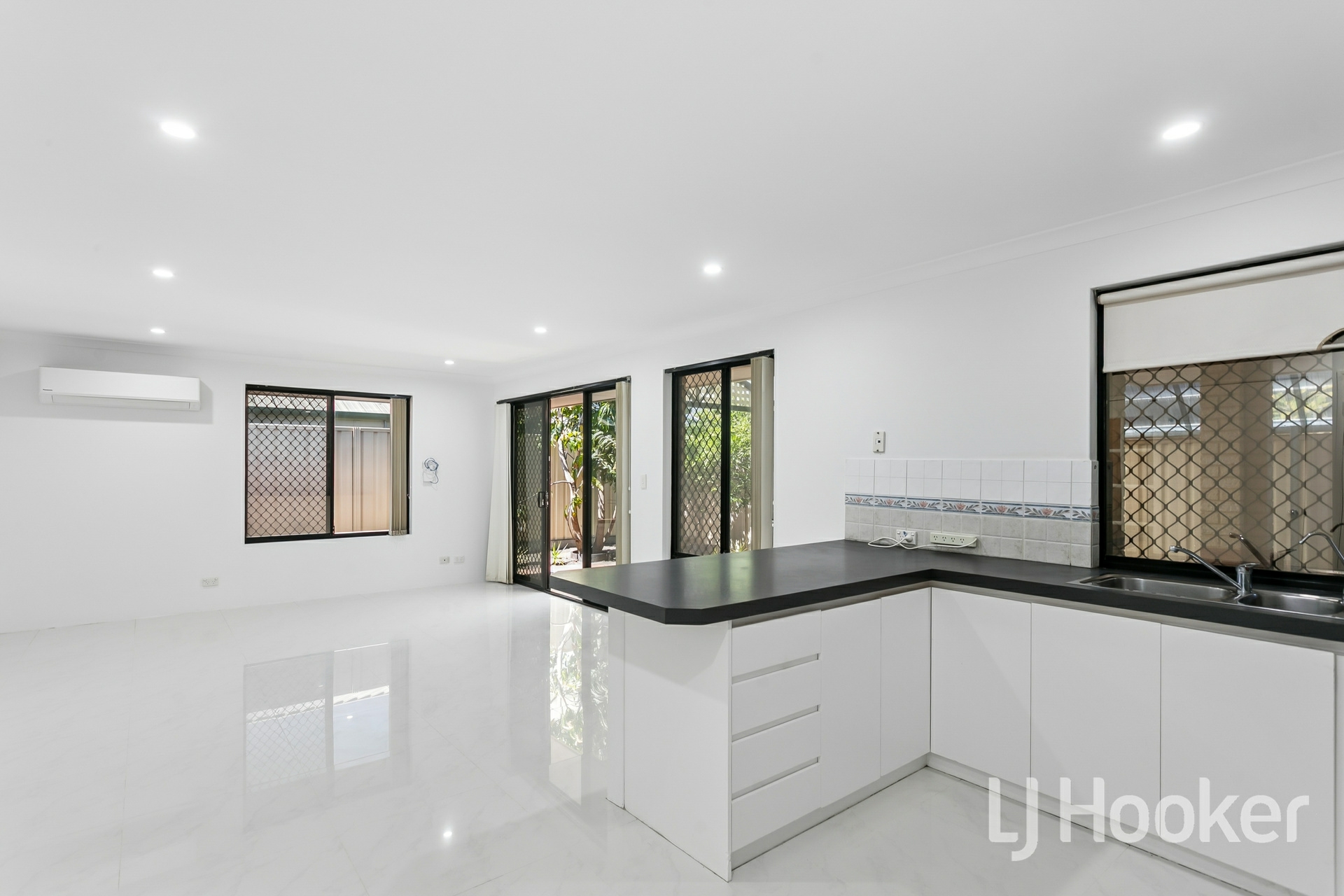 22A Leach Avenue — photo 8 of 20