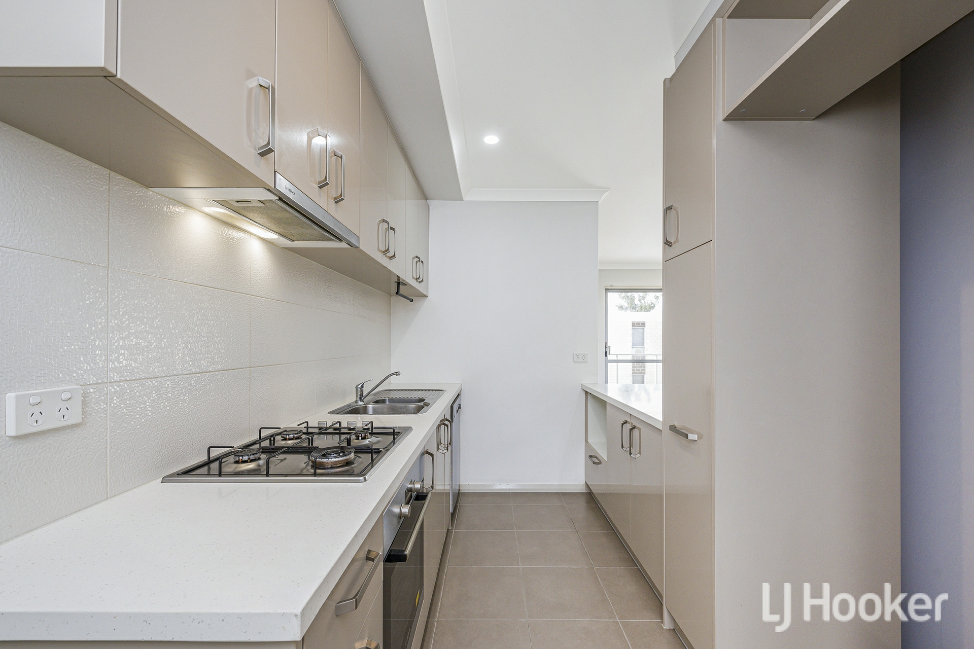 215/9 Central Terrace — photo 9 of 21