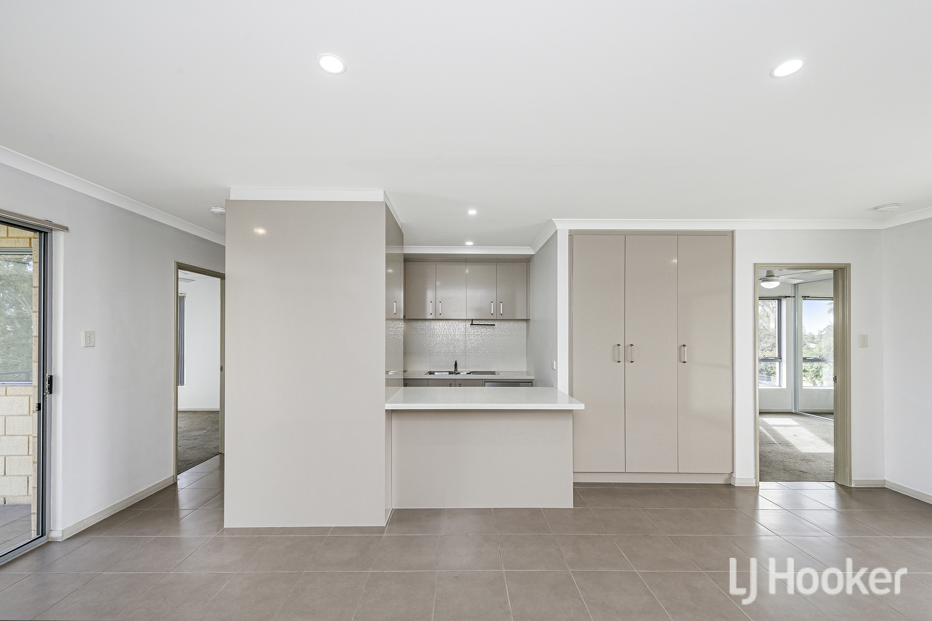 215/9 Central Terrace — photo 11 of 21