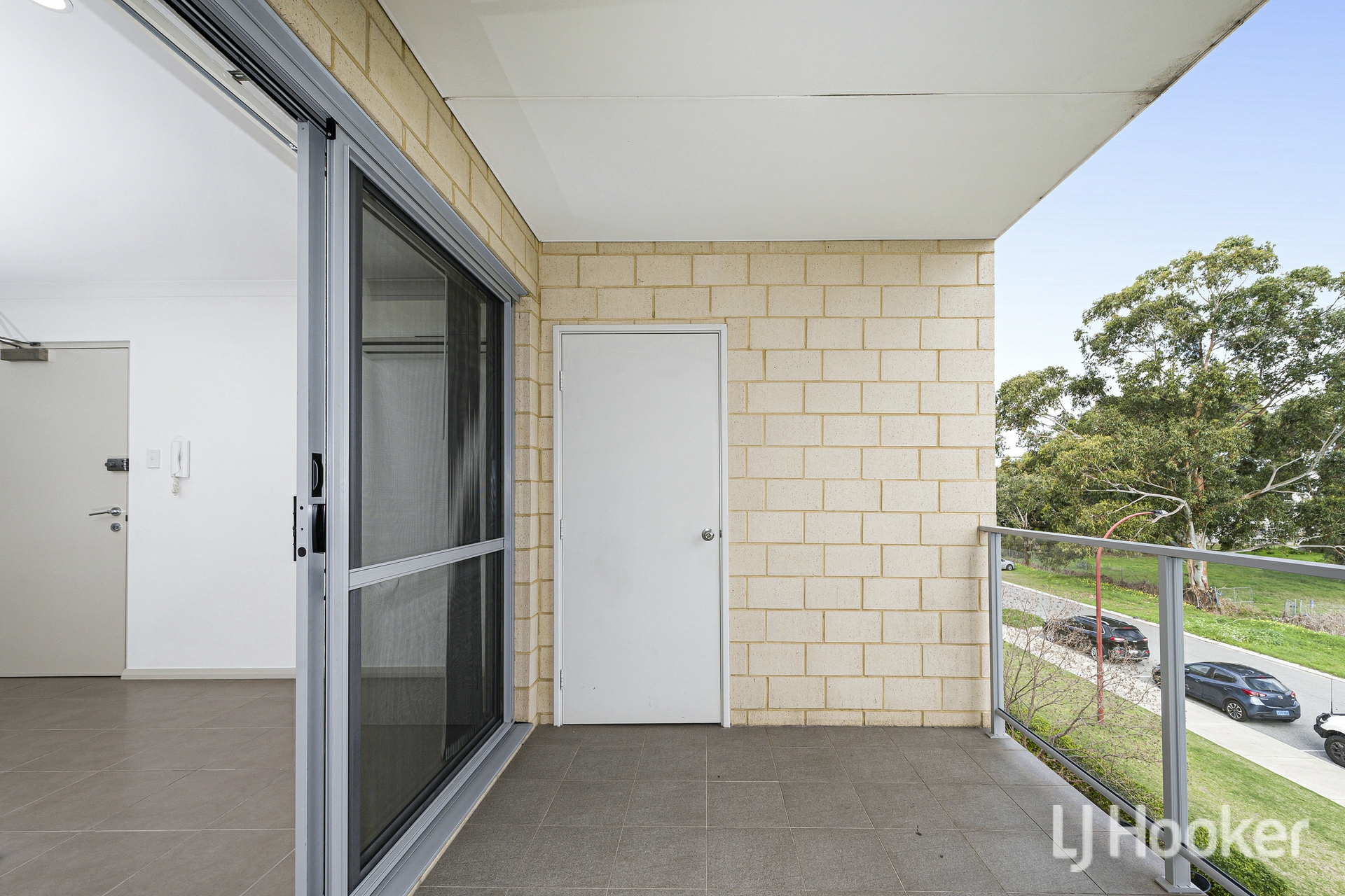215/9 Central Terrace — photo 13 of 21