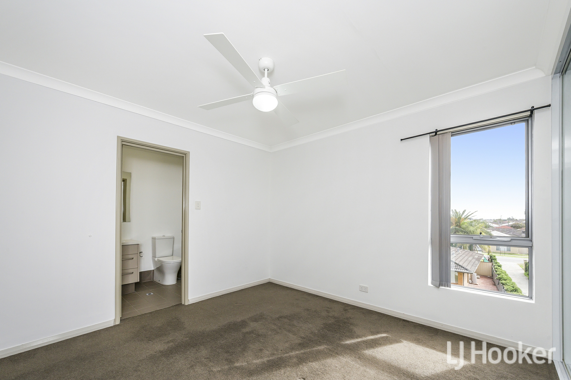 215/9 Central Terrace — photo 14 of 21