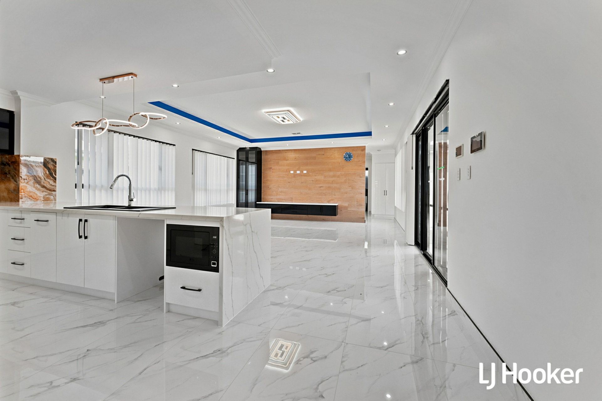 25 Norfolk Drive — photo 10 of 28