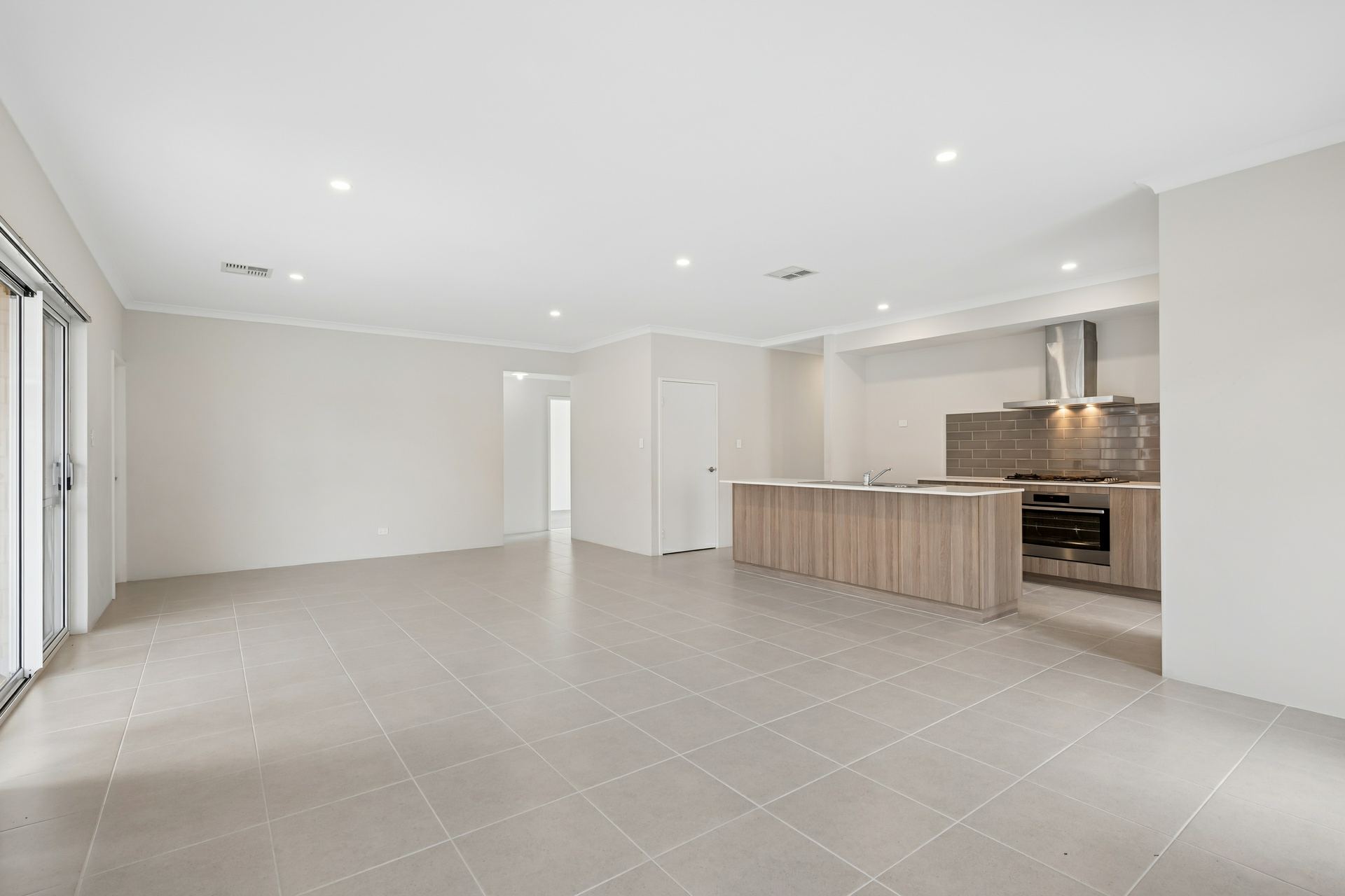 39B Martindale Avenue — photo 2 of 15