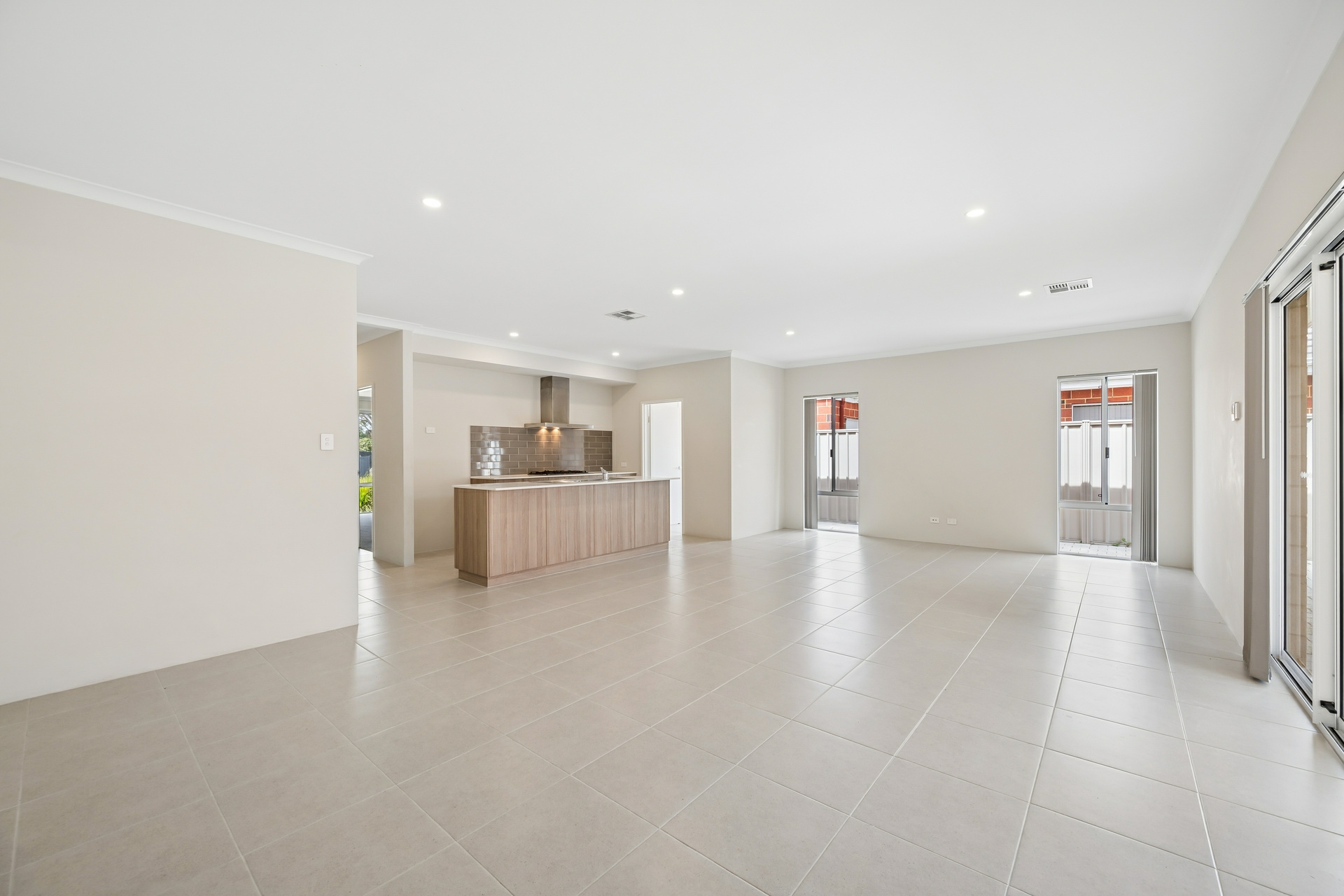 39B Martindale Avenue — photo 3 of 15