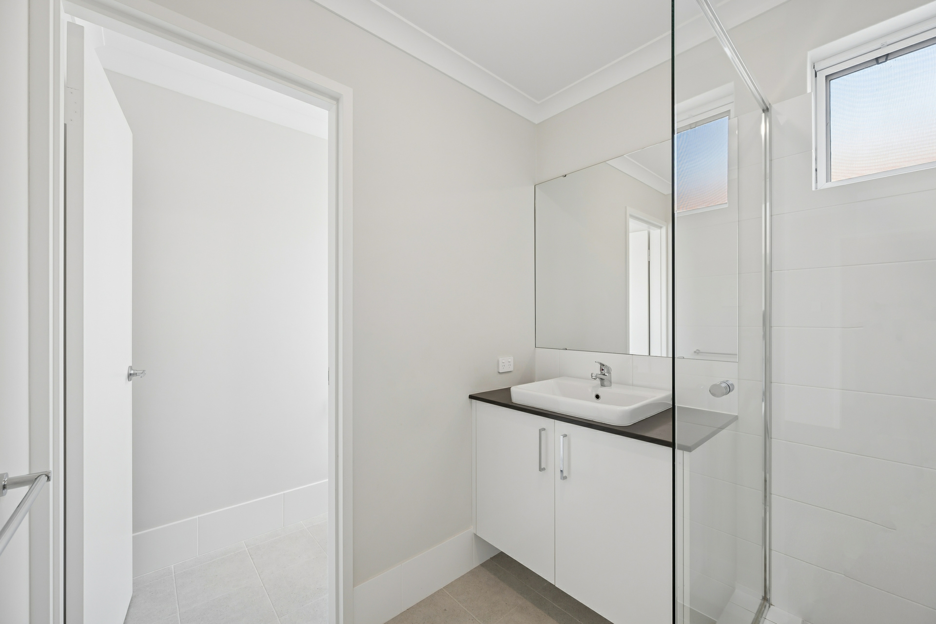 39B Martindale Avenue — photo 9 of 15