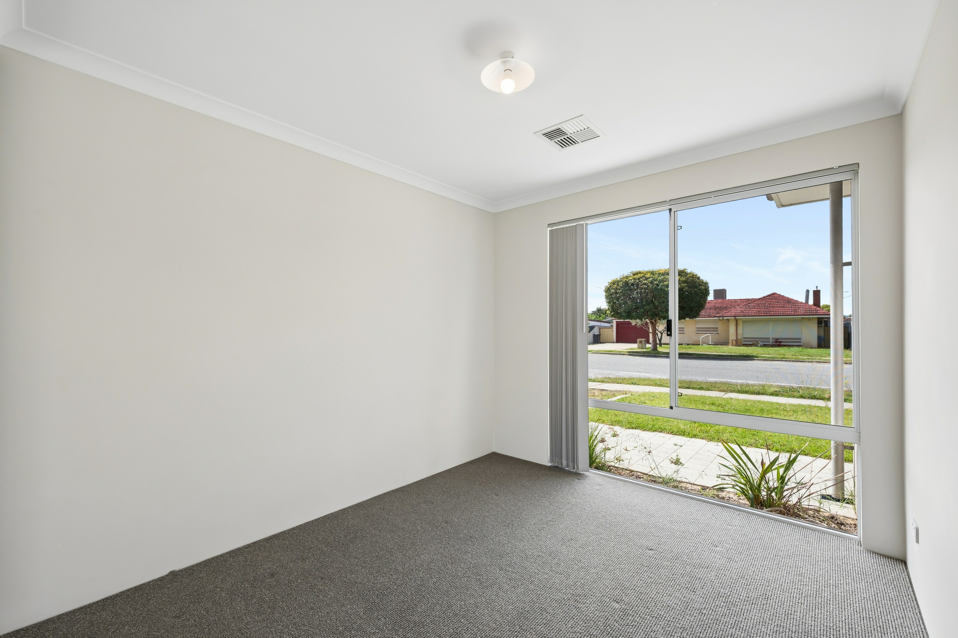 39B Martindale Avenue — photo 10 of 15