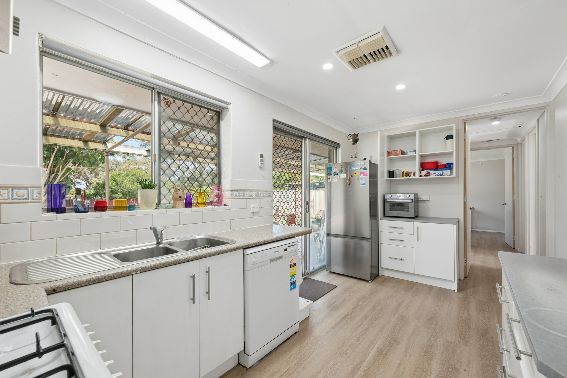 34 Lawrence Street — photo 7 of 17