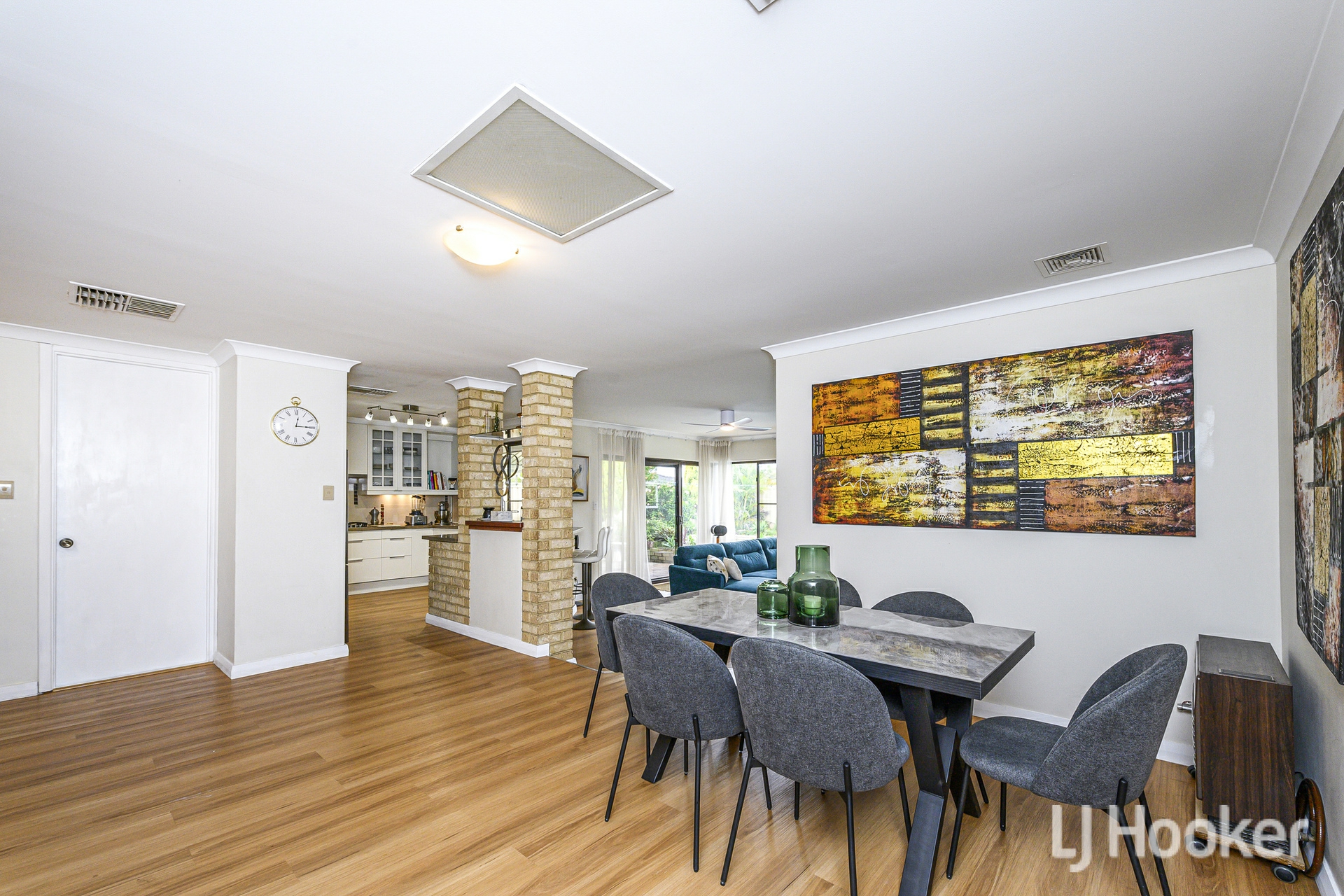 31 Knightsbridge Way — photo 10 of 30