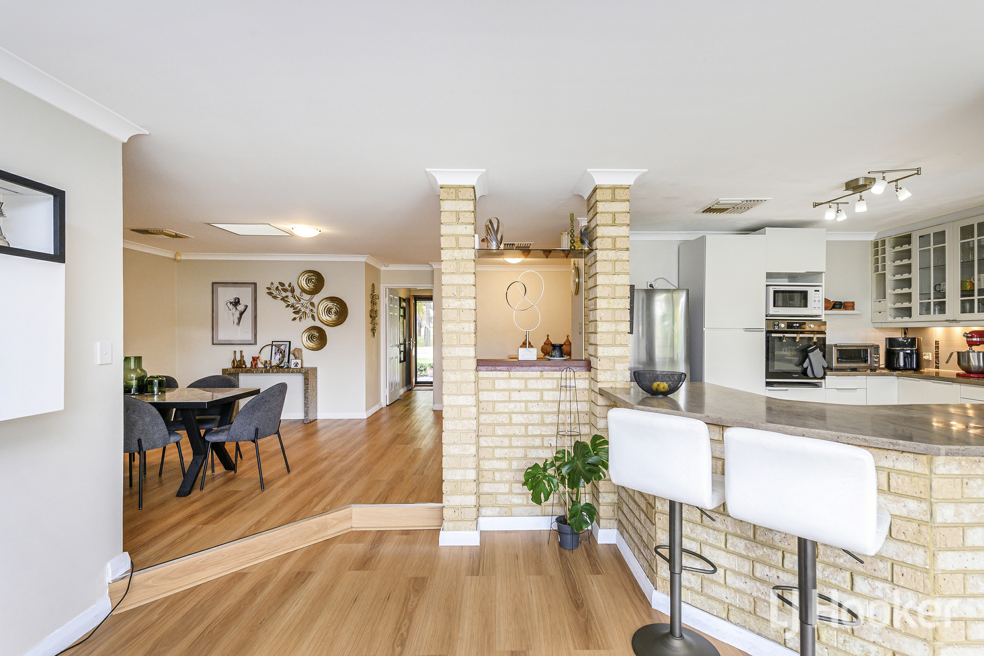 31 Knightsbridge Way — photo 14 of 30