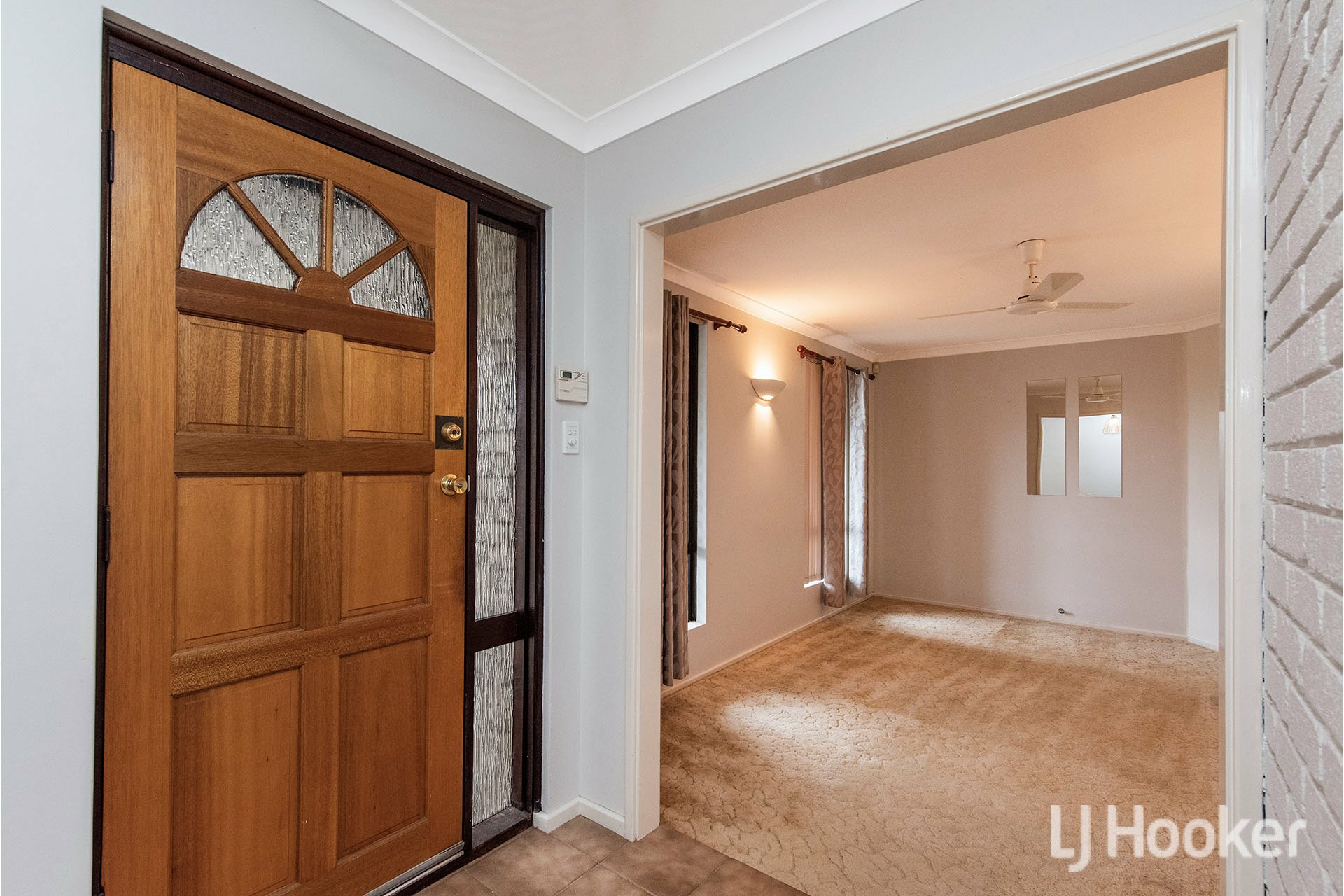 18 Camden Court — photo 2 of 28