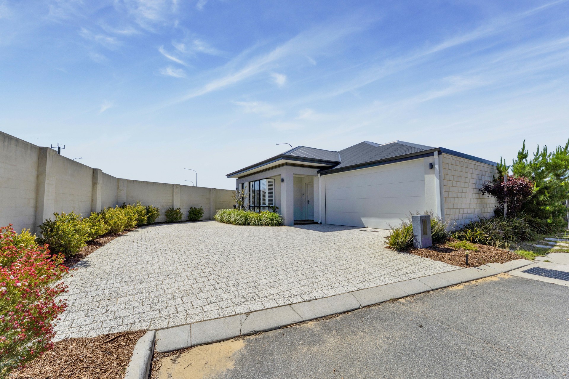 11 Piper Way — photo 2 of 30
