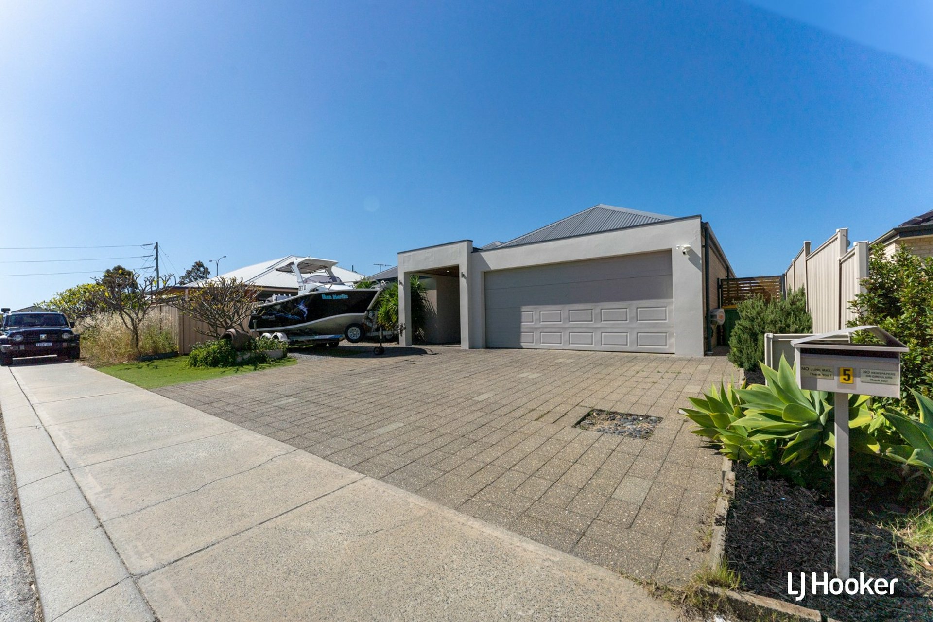 5 Alaska Crescent — photo 2 of 23