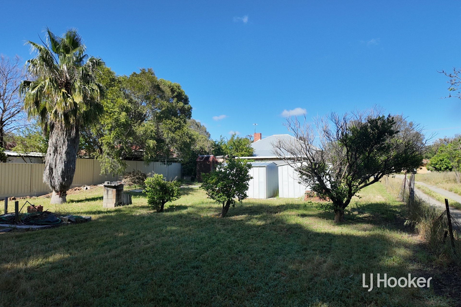 98 Astley Street — photo 5 of 11