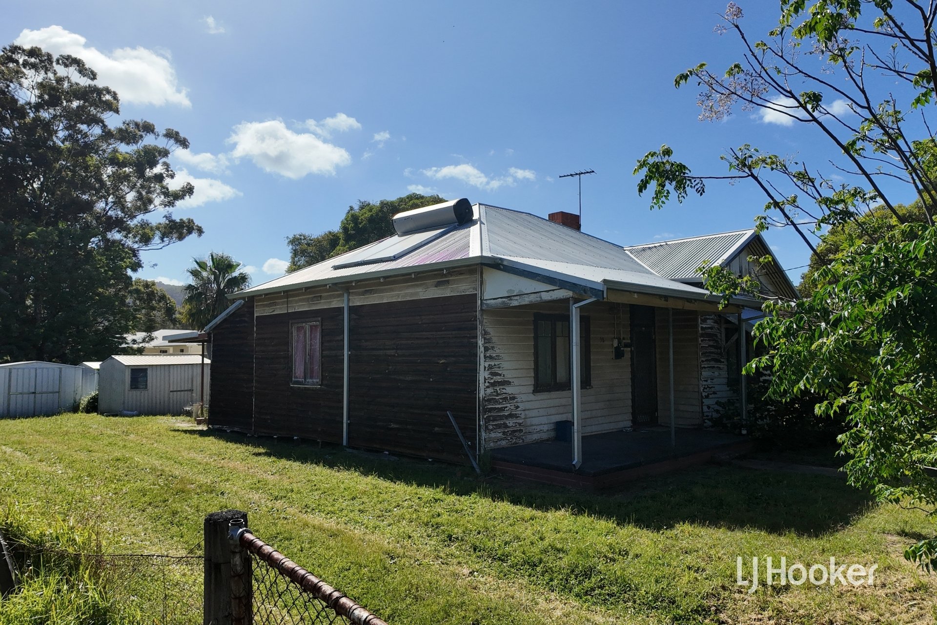 98 Astley Street — photo 9 of 11
