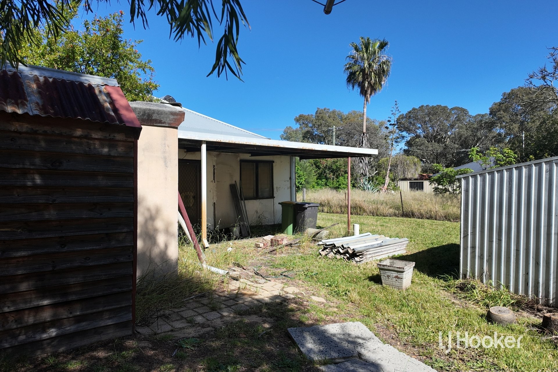98 Astley Street — photo 10 of 11