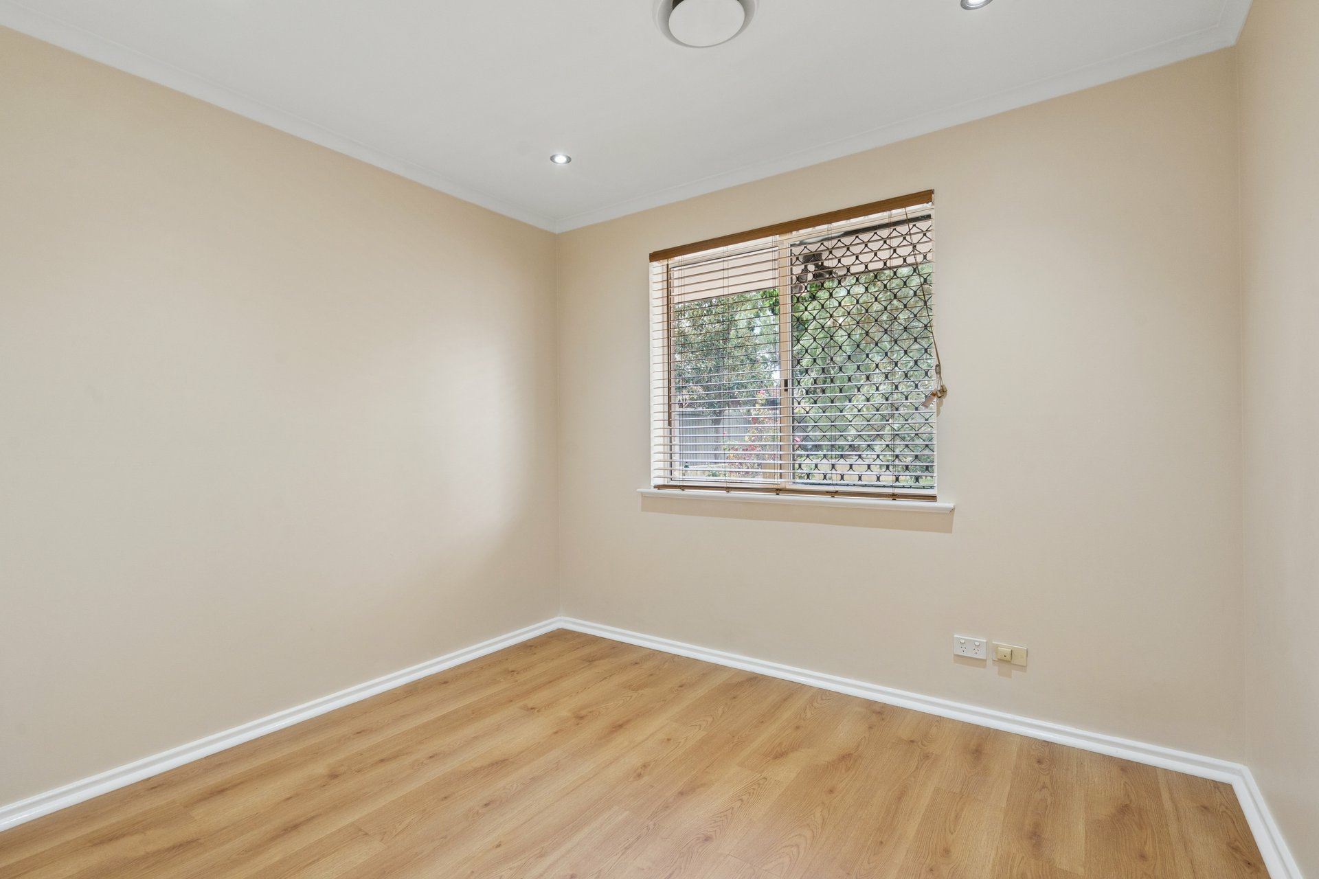 24 Downhill Way — photo 6 of 14