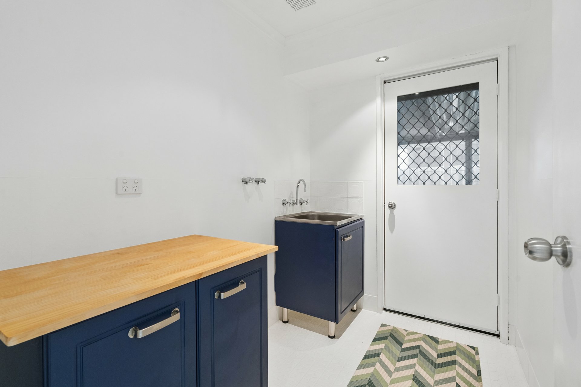 24 Downhill Way — photo 9 of 14