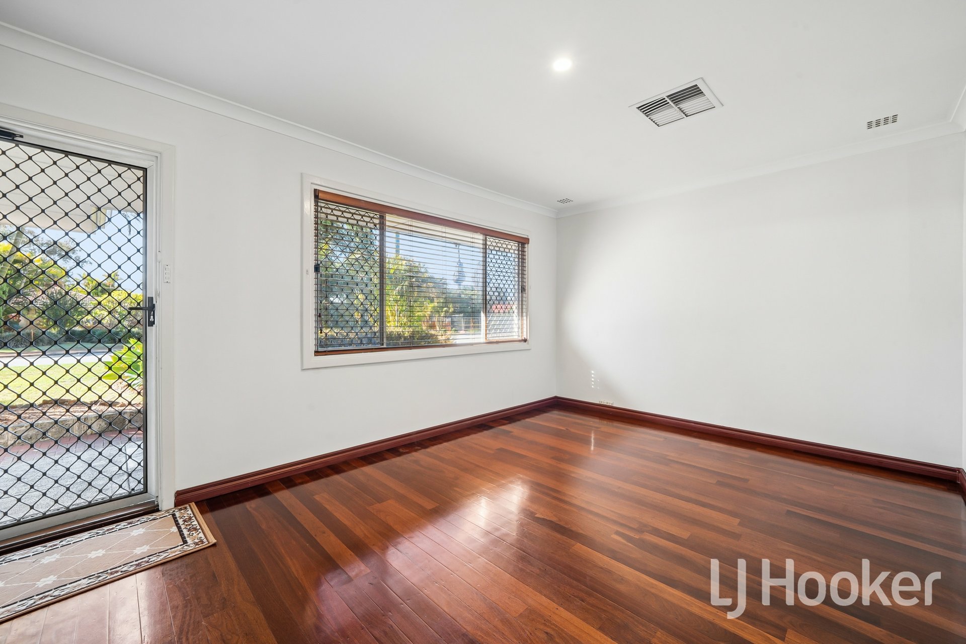 8 Norbury Way — photo 3 of 25