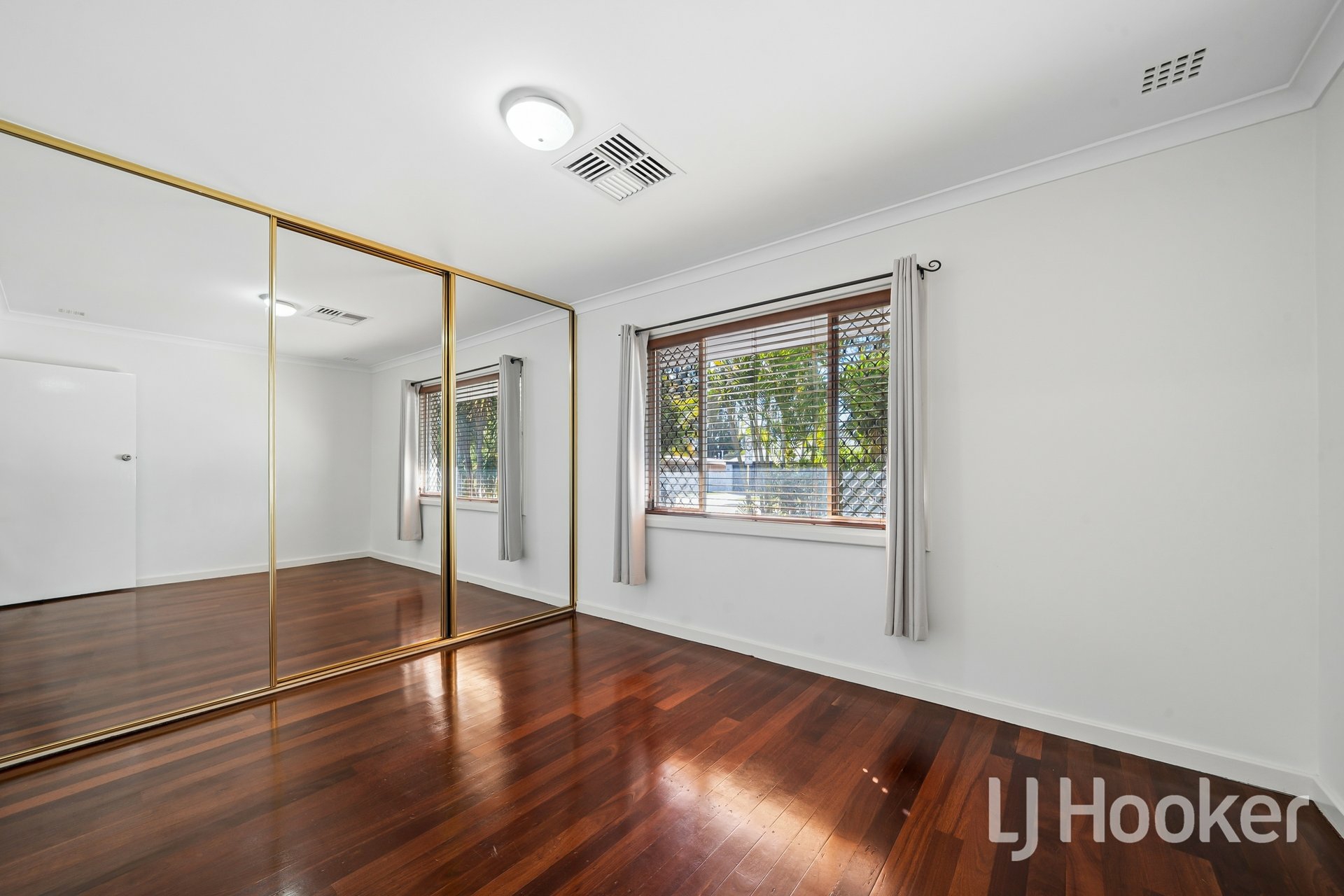 8 Norbury Way — photo 13 of 25